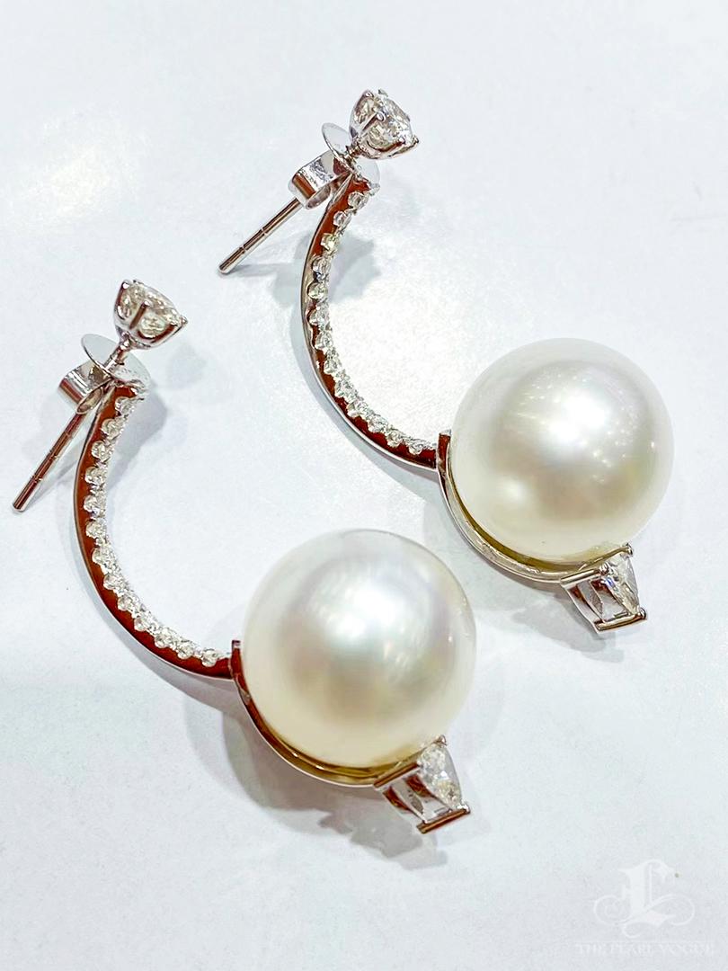 【Lustre Arc】Aurora Arch Diamond South Sea Pearl Earrings For Sale 2