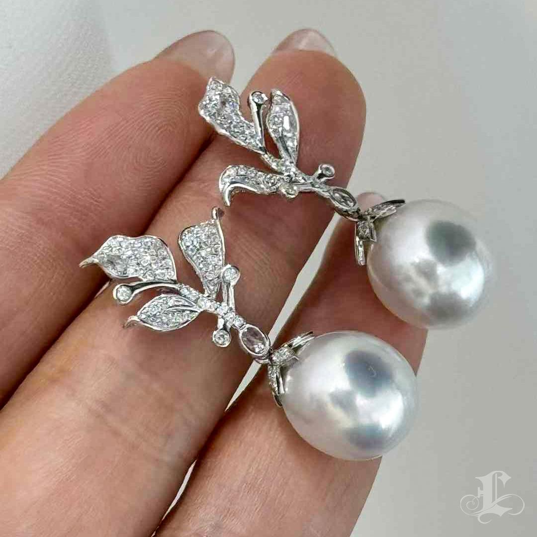 【Vine Symphony】Aurora Vineleaf Aurora 12–13mm South Sea Pearl Earrings For Sale 3