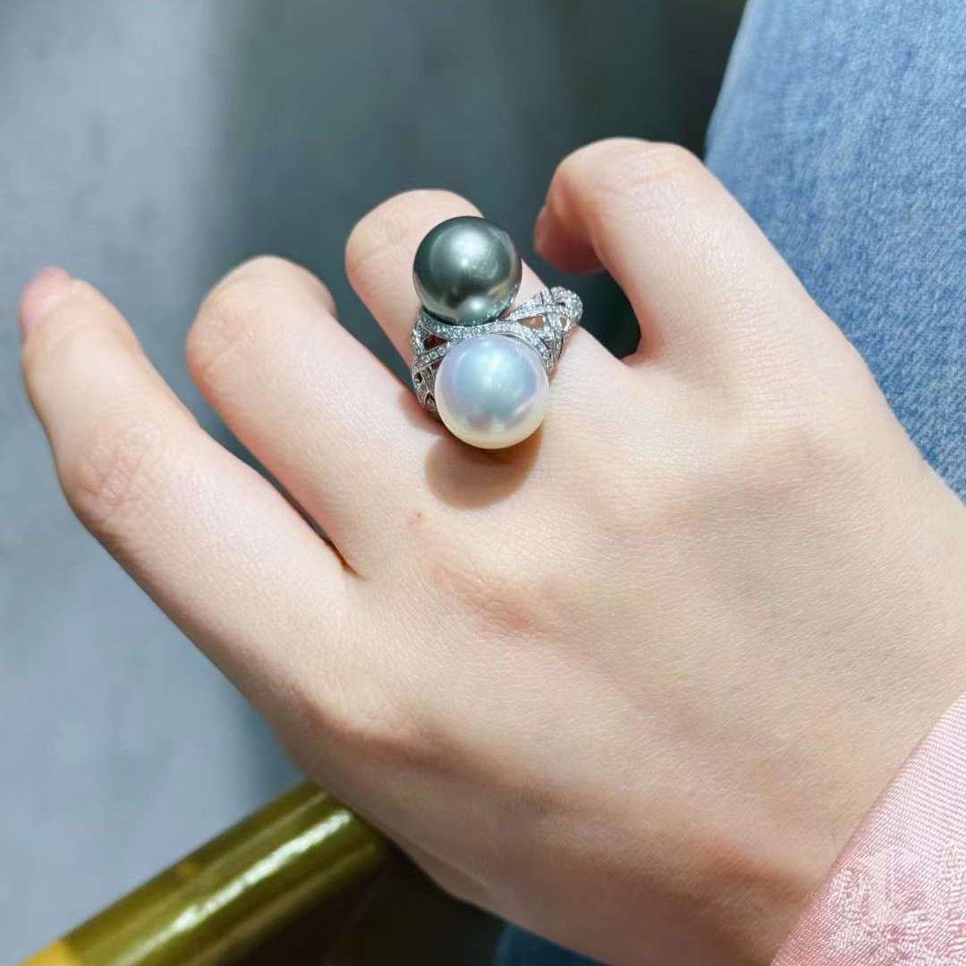 Uncut 【Lustre Arc】Intertwined Aurora South Sea & Tahitian Pearl Diamond Ring For Sale