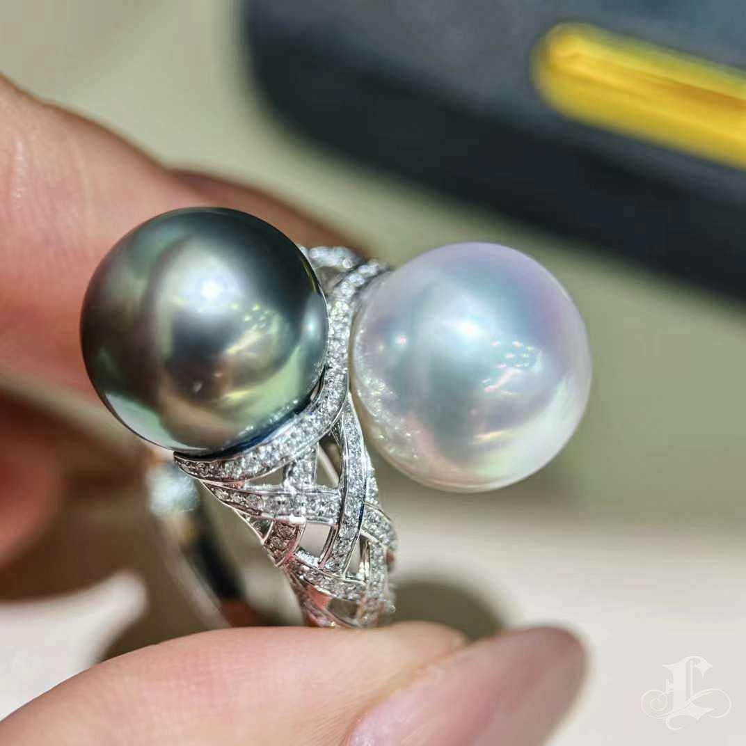 Women's 【Lustre Arc】Intertwined Aurora South Sea & Tahitian Pearl Diamond Ring For Sale