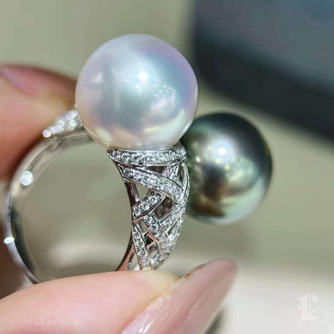 【Lustre Arc】Intertwined Aurora South Sea & Tahitian Pearl Diamond Ring For Sale 2