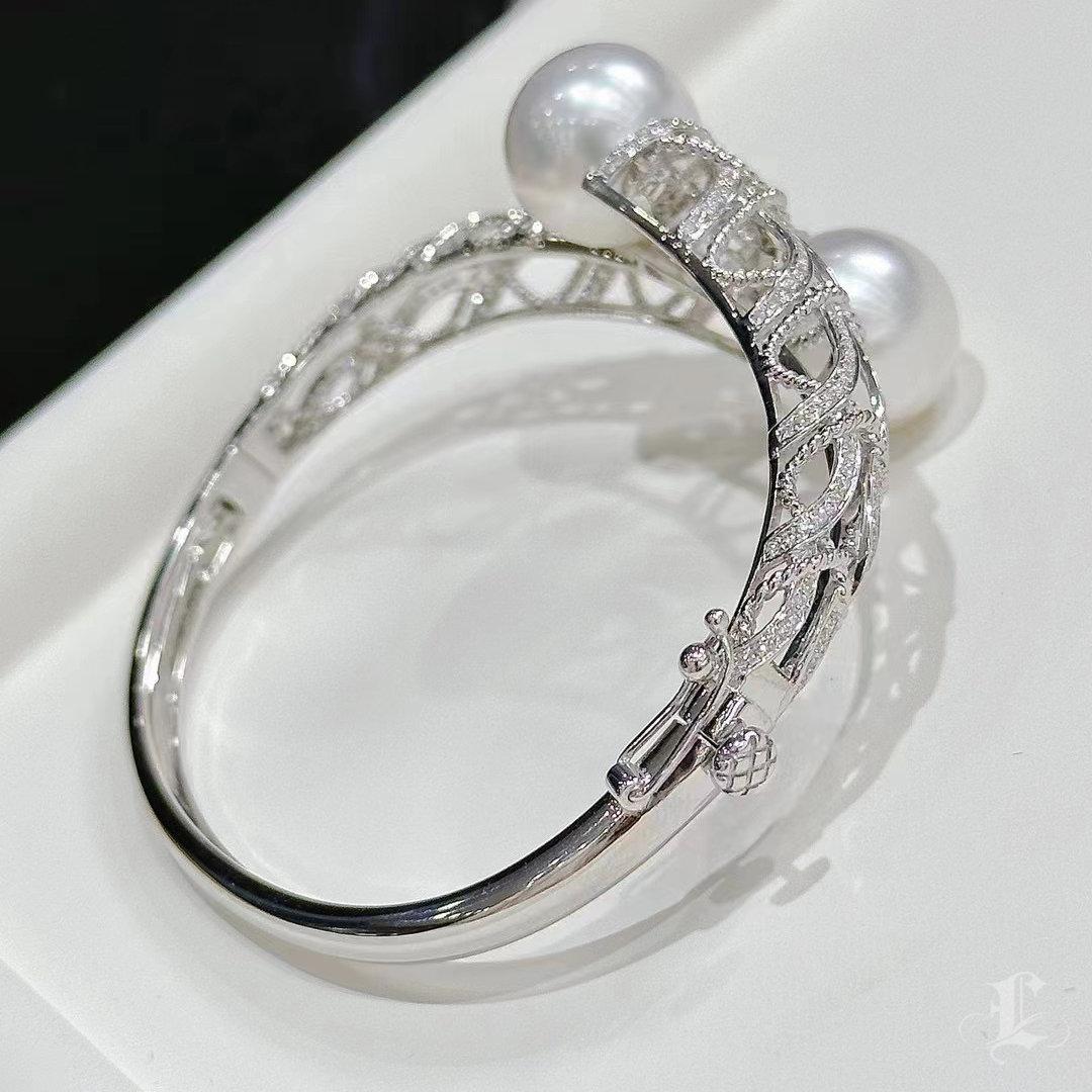 Arco di lucentezza】 Bangle con perle e diamanti dei mari del sud gemelli dell'aurora in vendita 2
