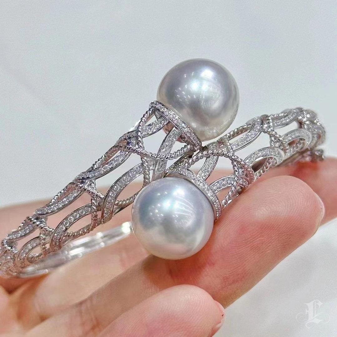 Arco di lucentezza】 Bangle con perle e diamanti dei mari del sud gemelli dell'aurora in vendita 3
