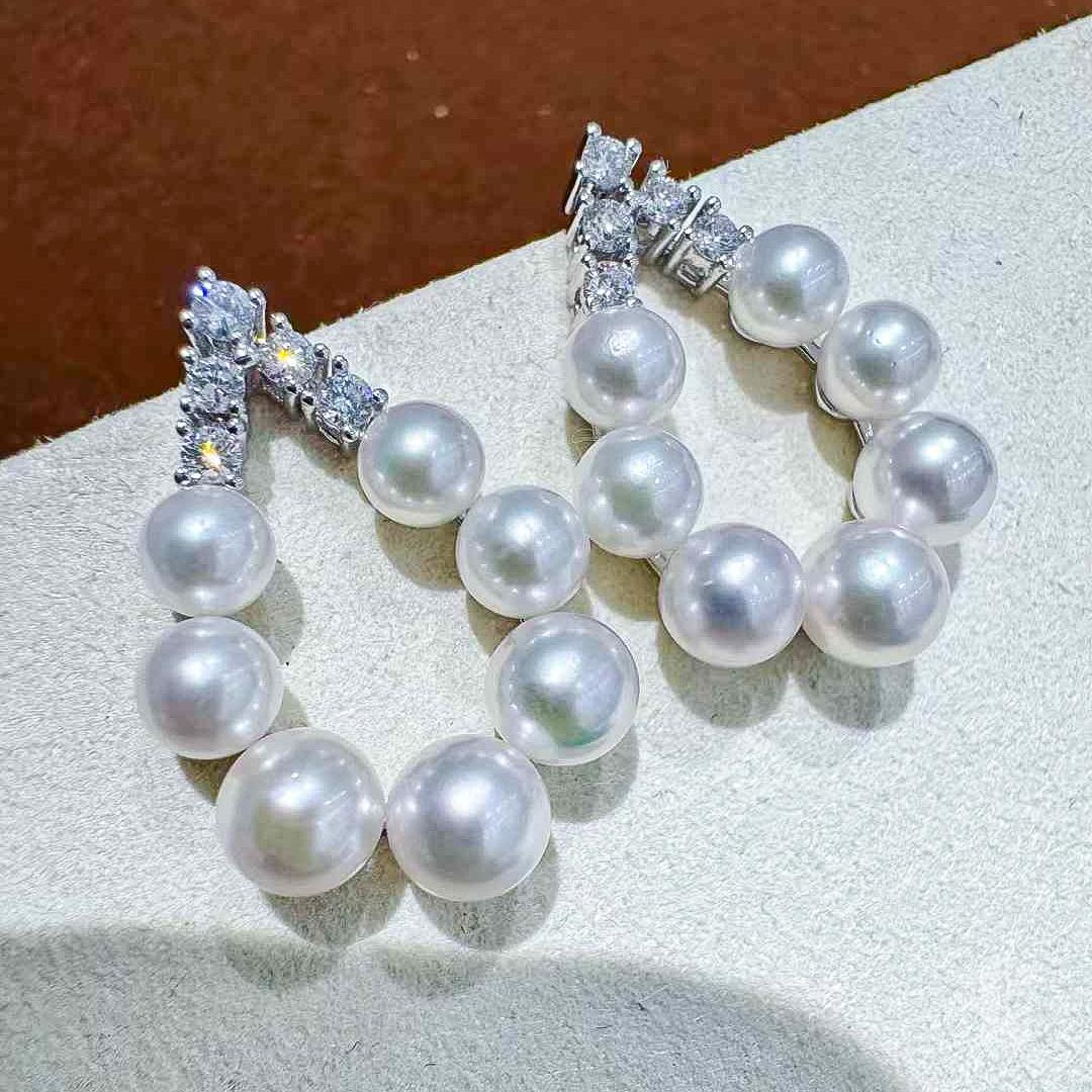 【Sculpted Geometry】V-Loop Aurora Baby Akoya Pearl & Diamond Earrings For Sale 3