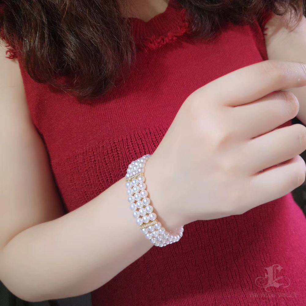 Classic Grace Bracelet triple brin en perles d'Akoya AAA et diamants Neuf - En vente à New York, NY