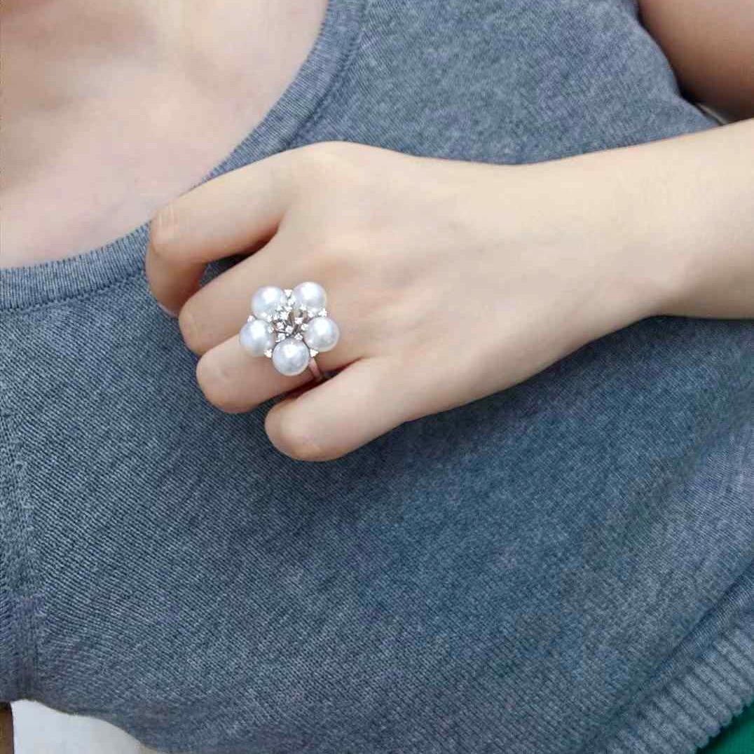 Vine Symphony】Bloom Cluster Aurora Akoya Perle & Diamant Cocktail Ring (Ungeschliffen) im Angebot