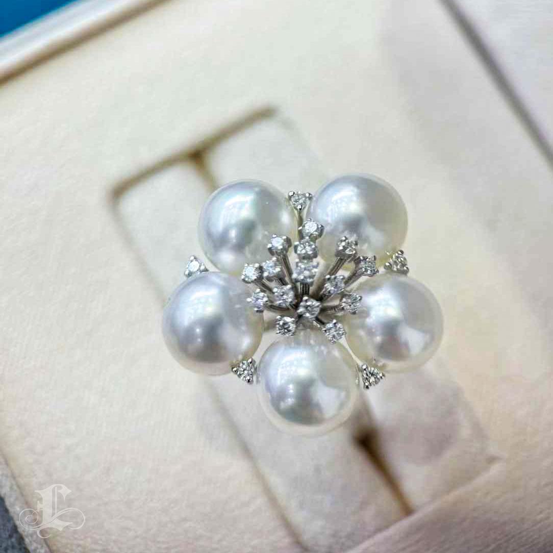 Vine Symphony】Bloom Cluster Aurora Akoya Perle & Diamant Cocktail Ring im Angebot 2