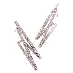 Pendientes de Diamantes Baguette y Redondos Brillantes de Oro Blanco de 18k Estilo Lightening Bold