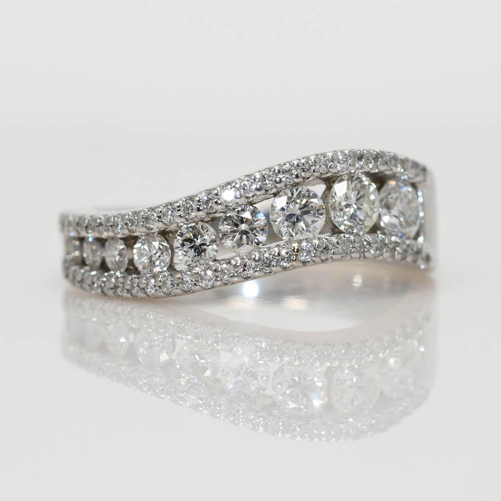 Brilliant Cut 18k White Gold Diamond Band, 1.00tdw, 5.2g For Sale