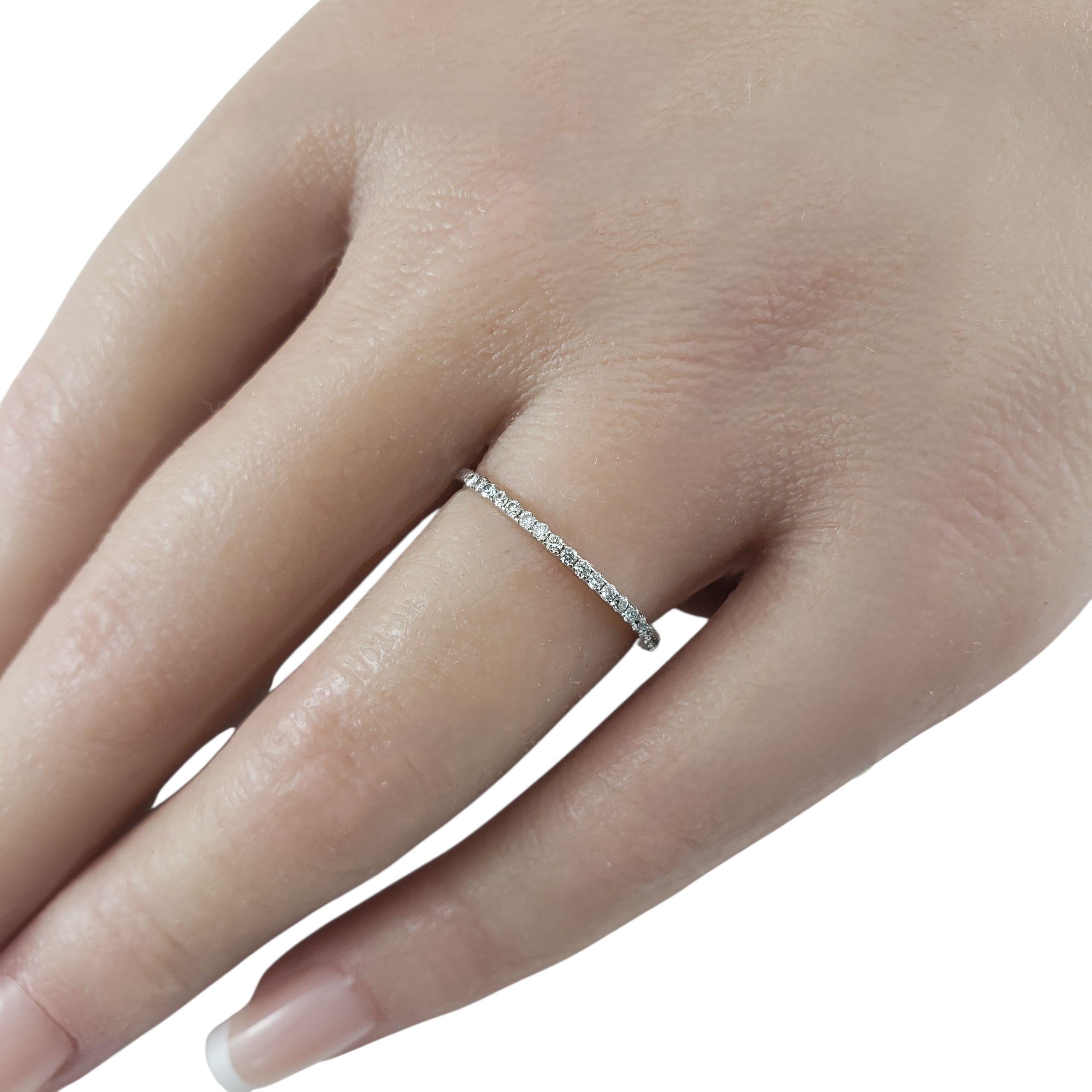 Anillo de oro blanco de 18 quilates con diamantes, tamaño 7,25 #23004 en venta 2