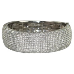 18K White Gold Diamond Bangle Bracelet 11.20ct