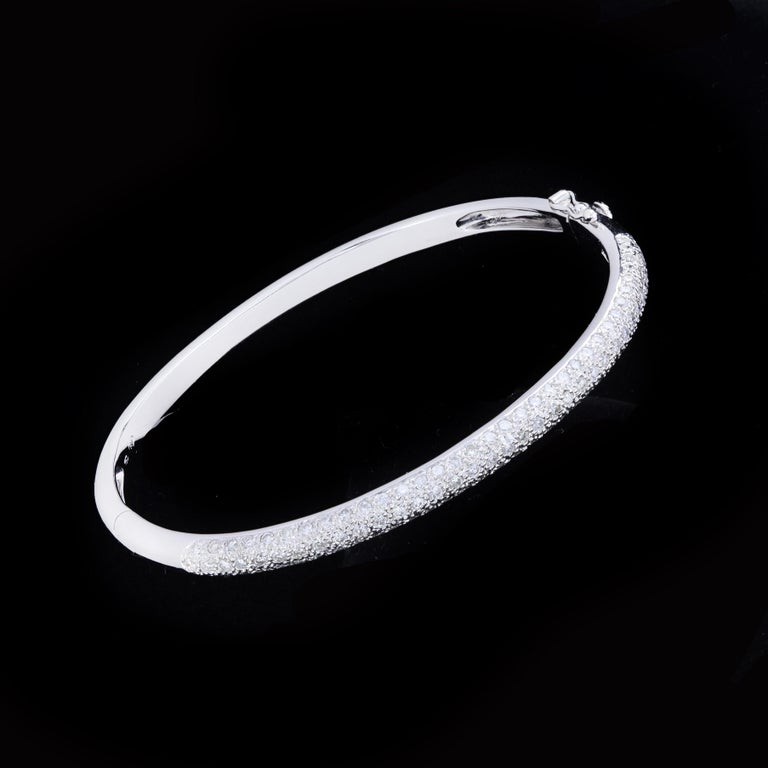 18K White Gold Diamond Bangle Bracelet For Sale at 1stDibs