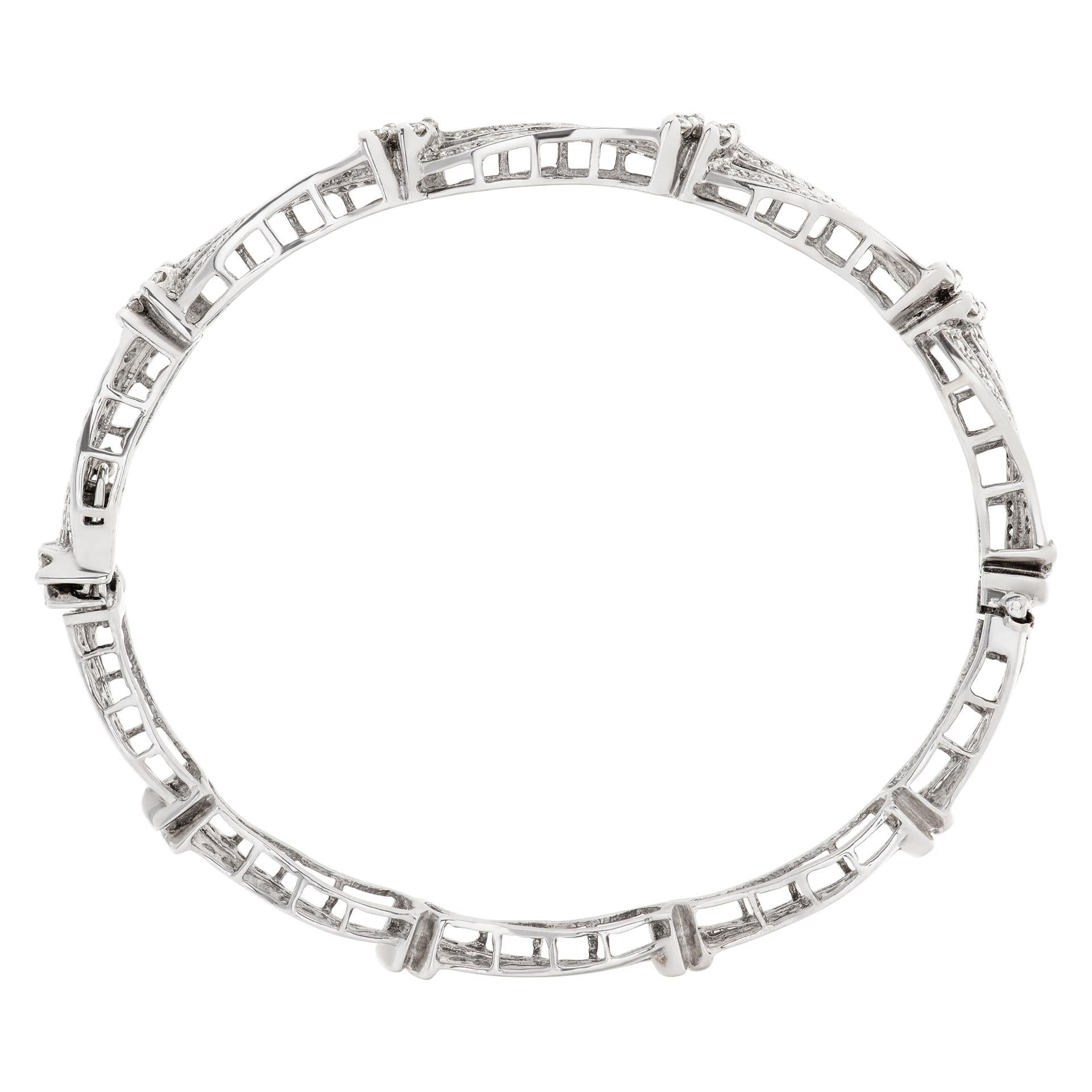 Bangle con diamanti in oro bianco 18 carati in vendita 3