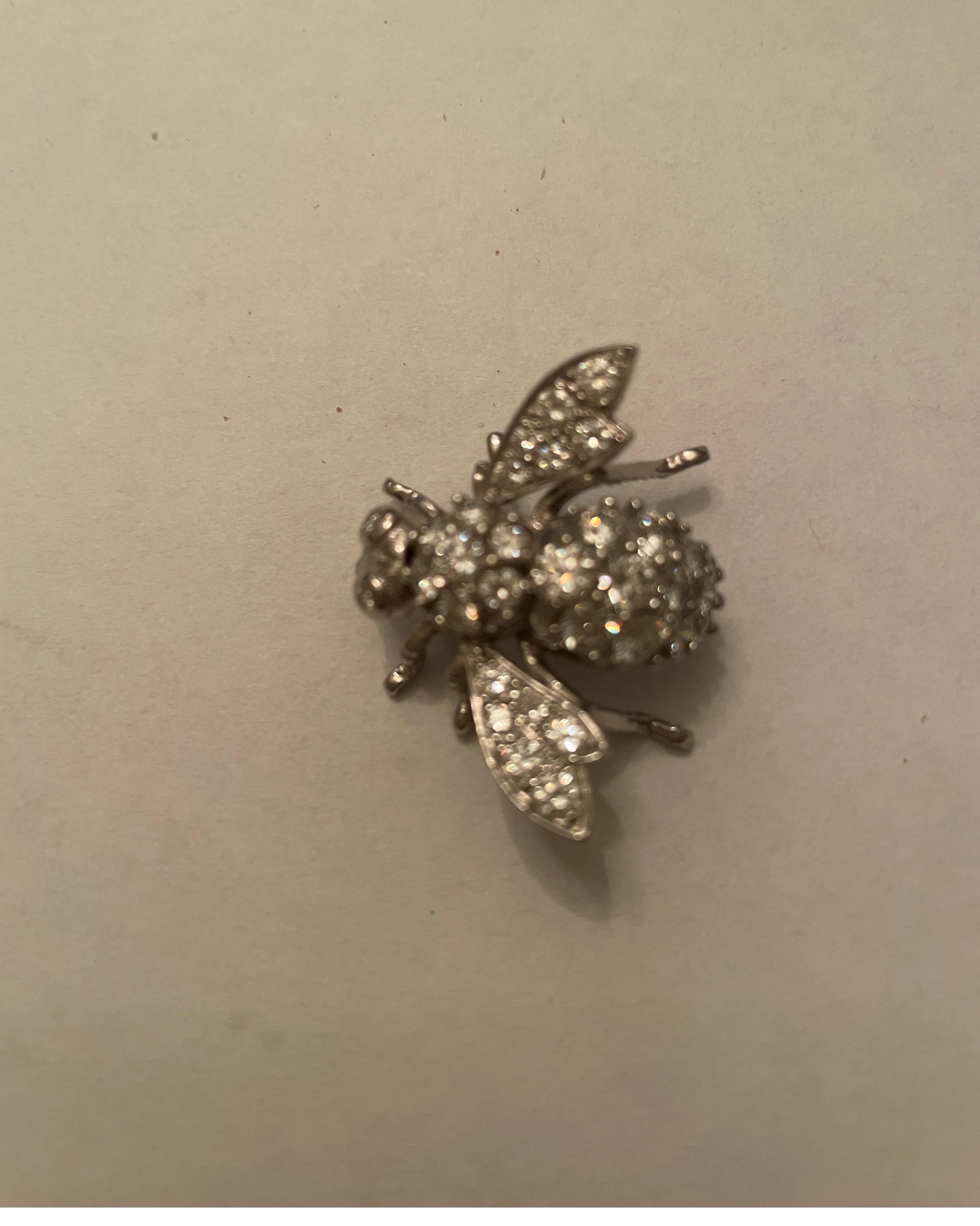 Women's 18 Karat White Gold Diamond Bee Pin