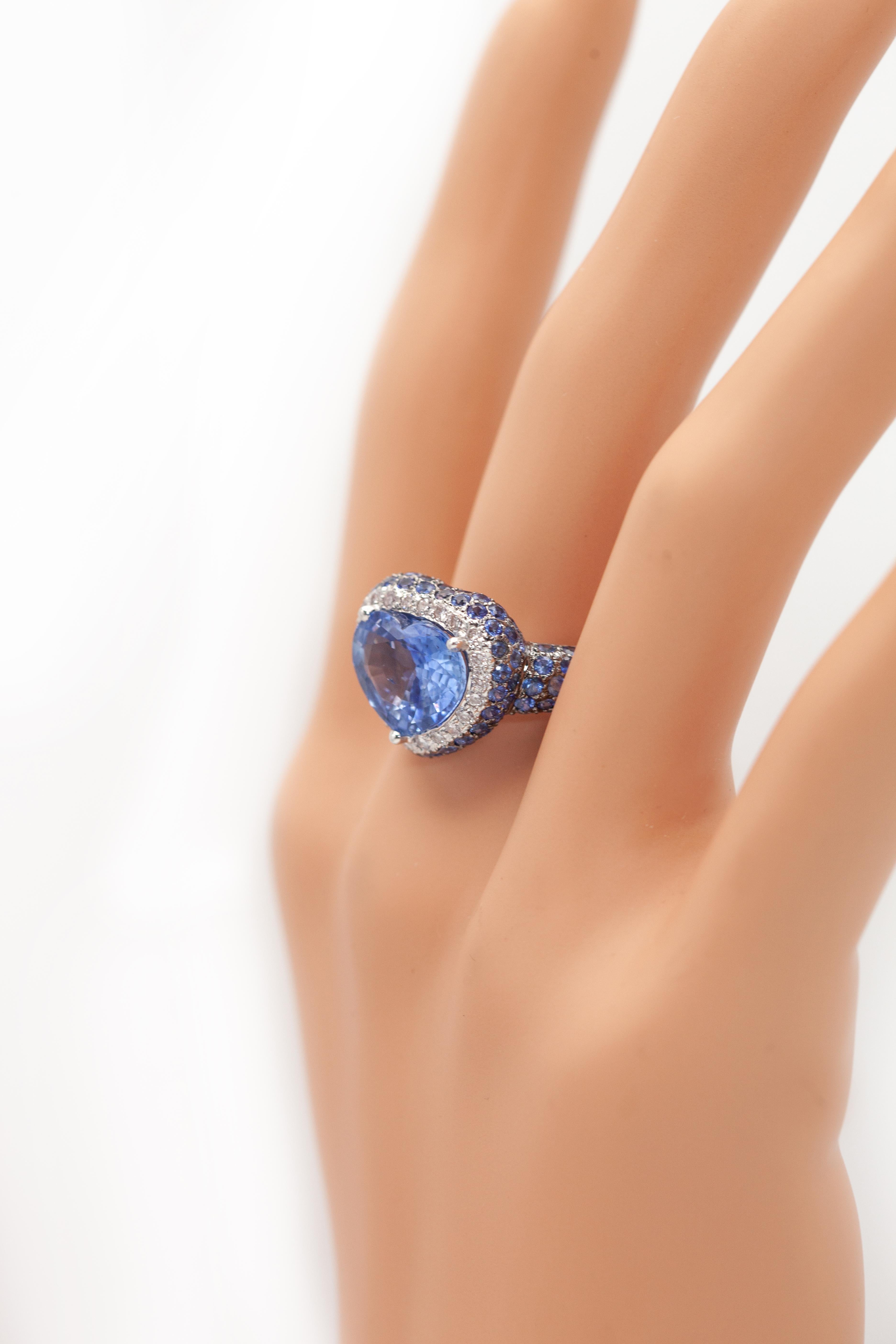 18K Weißgold Diamant Blau Saphir Ring (Rundschliff) im Angebot