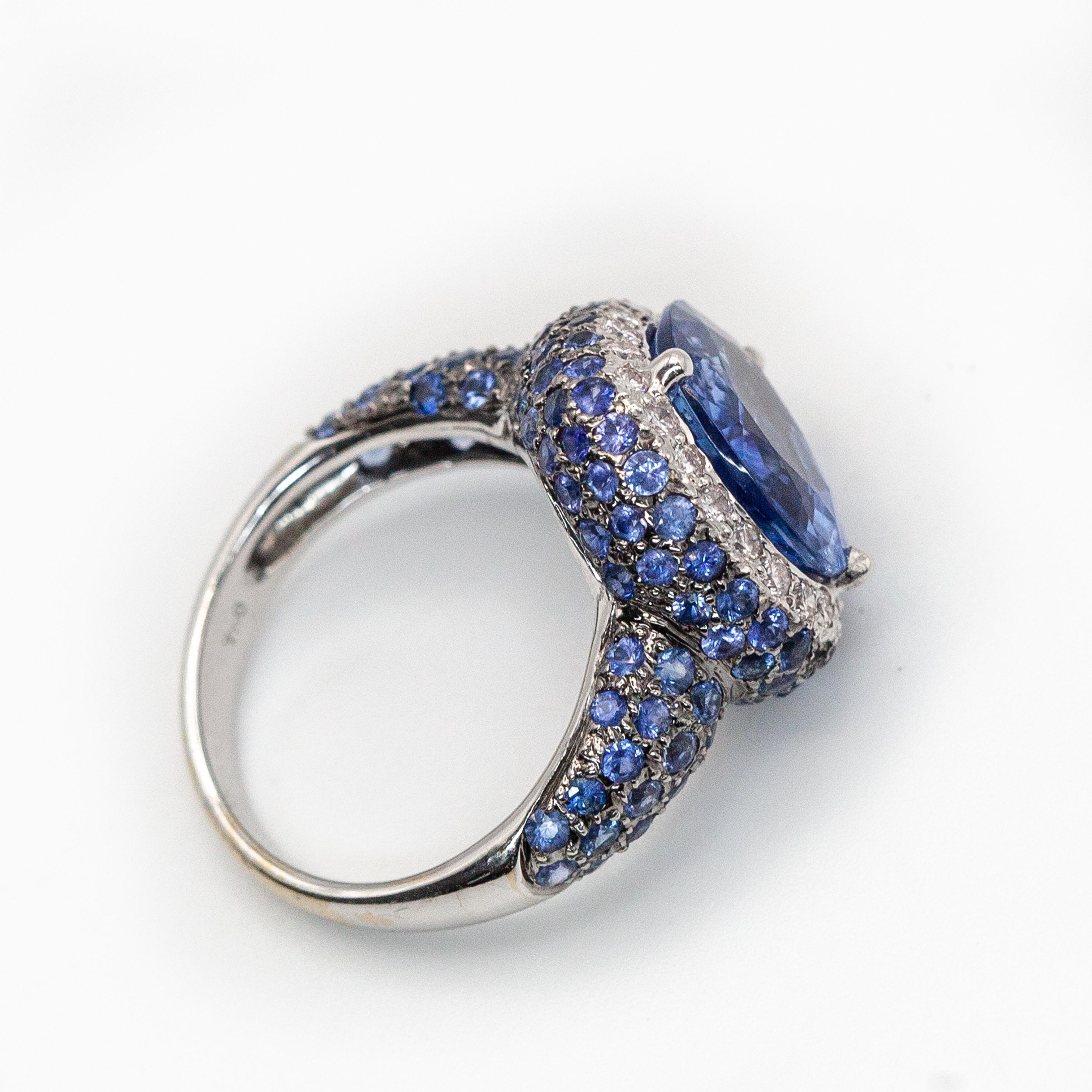 18K Weißgold Diamant Blau Saphir Ring im Angebot 2