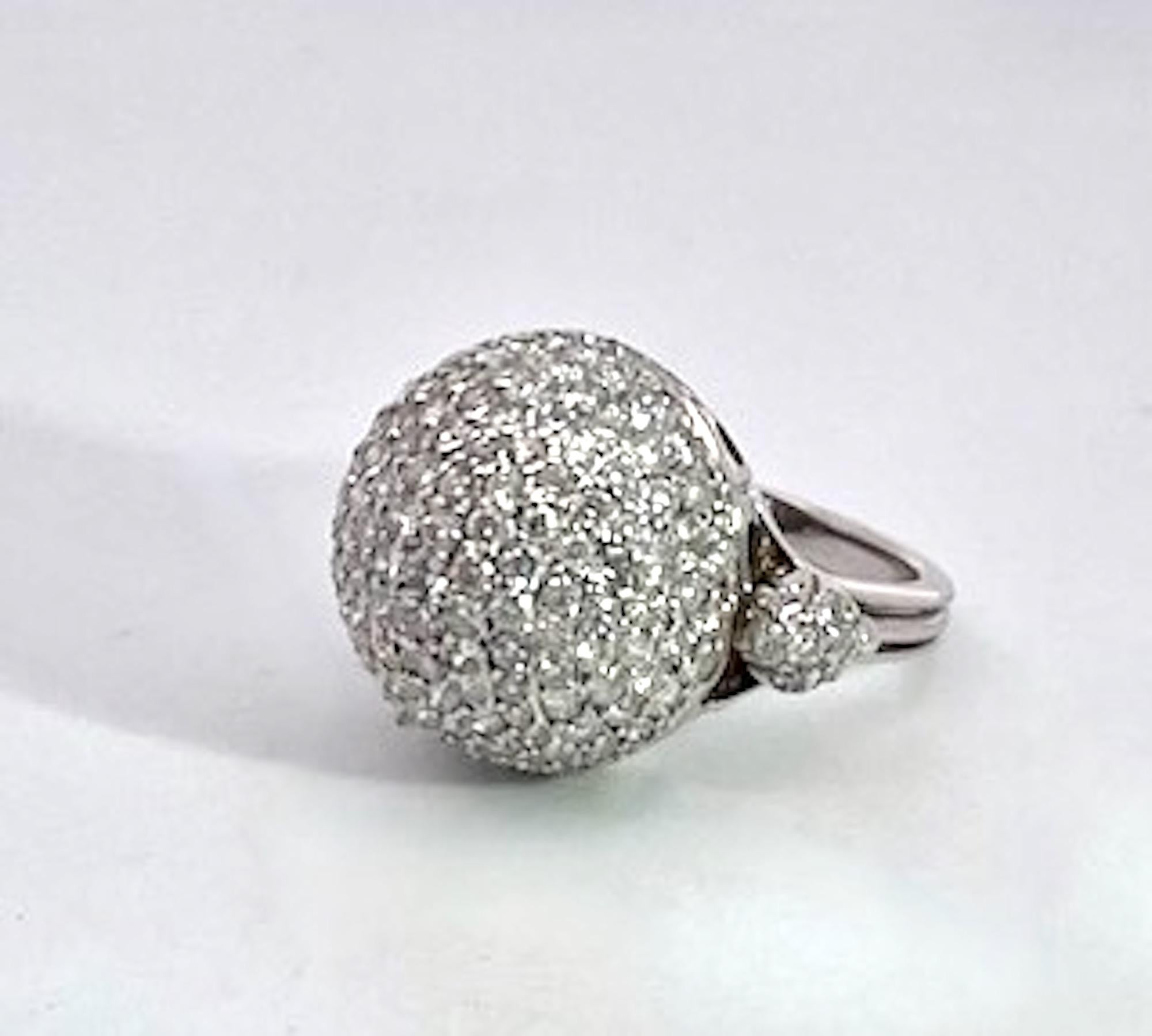 Round Cut 18K White Gold Diamond Boule Ring 3.95 Carats For Sale