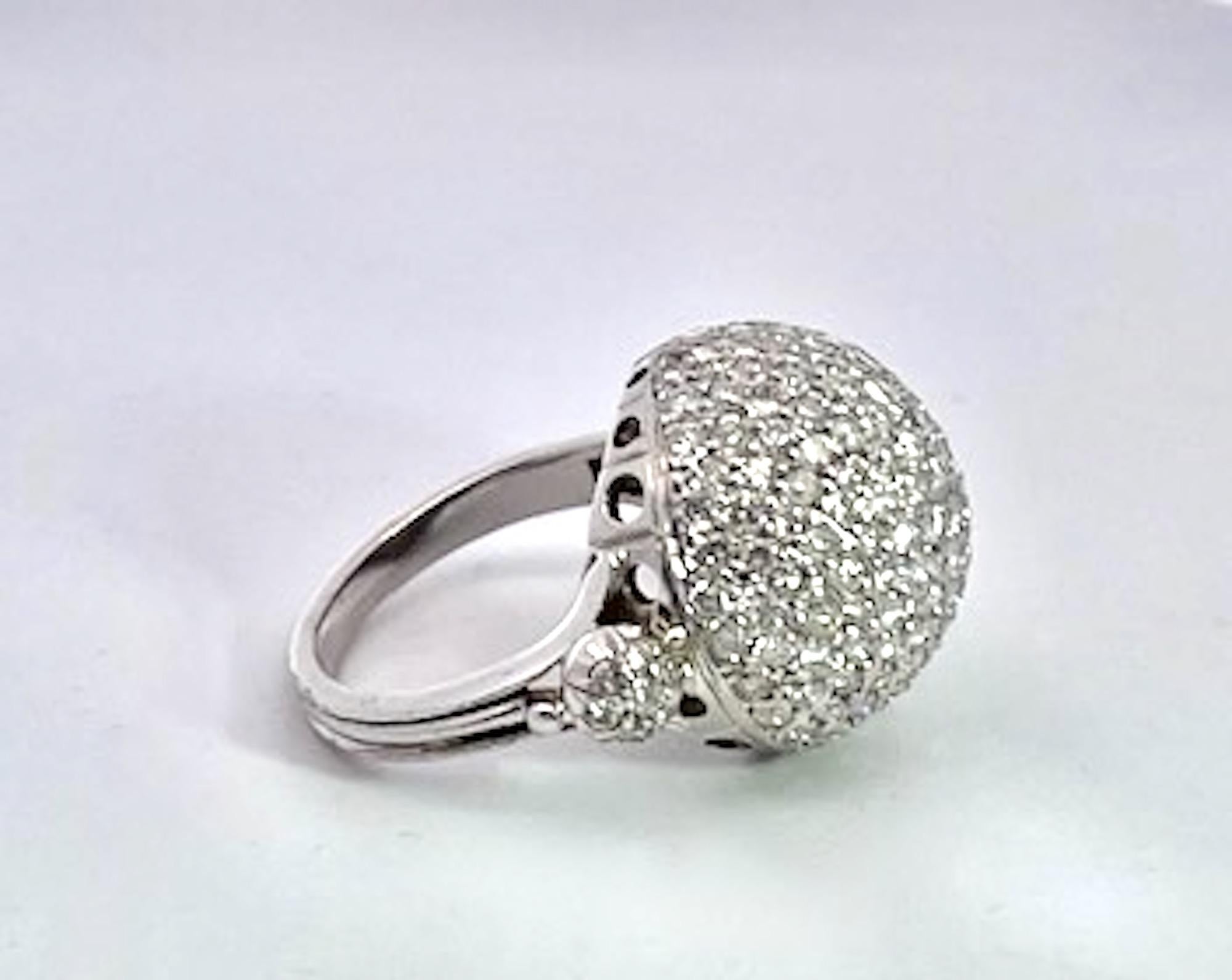 18K White Gold Diamond Boule Ring 3.95 Carats In Good Condition For Sale In North Hollywood, CA