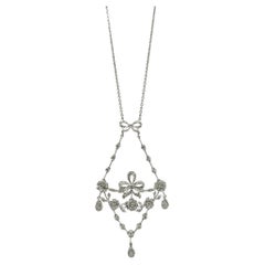 Collar Floral y Arco de Diamantes de Oro Blanco de 18 K