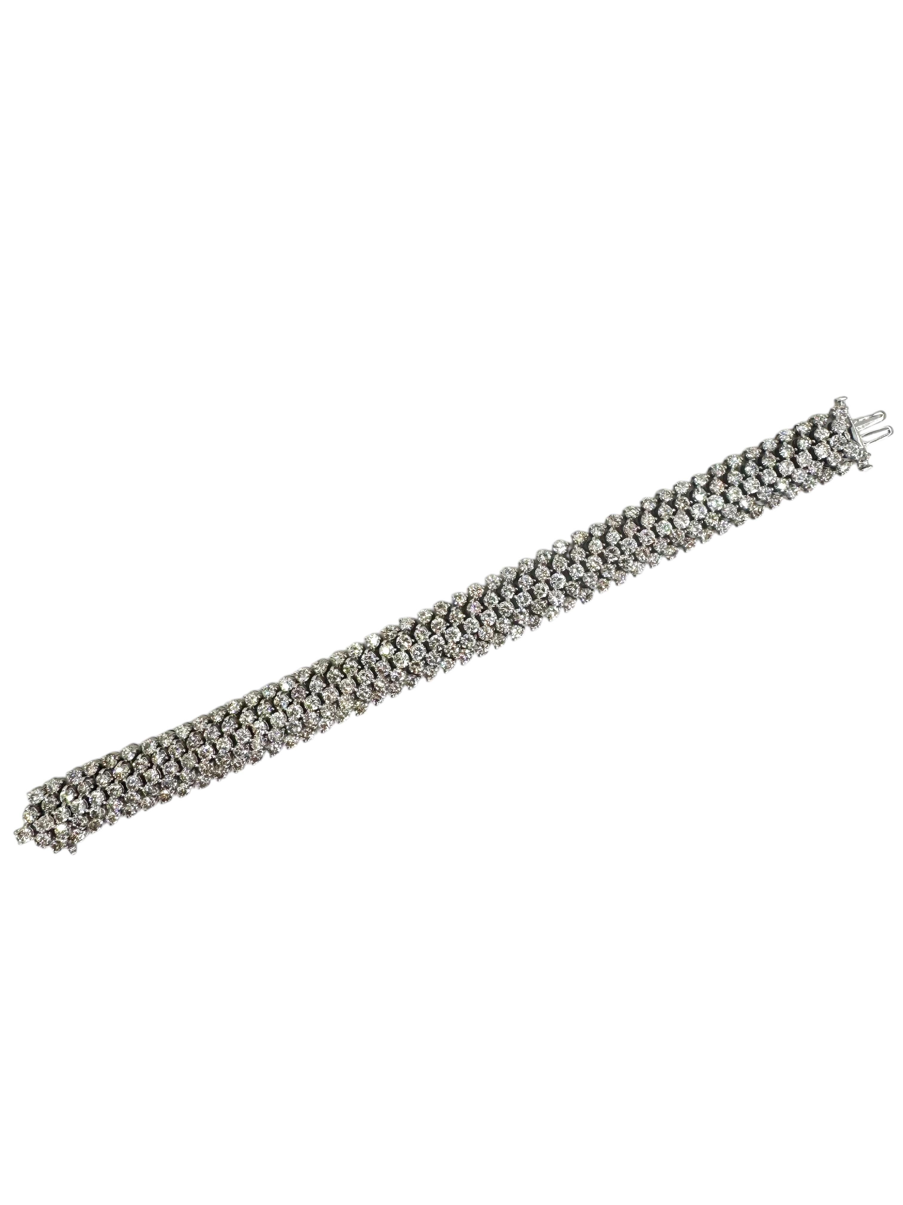18K White Gold Diamond Bracelet with 5 rows of 235 Brilliants approximately 25.85 carats