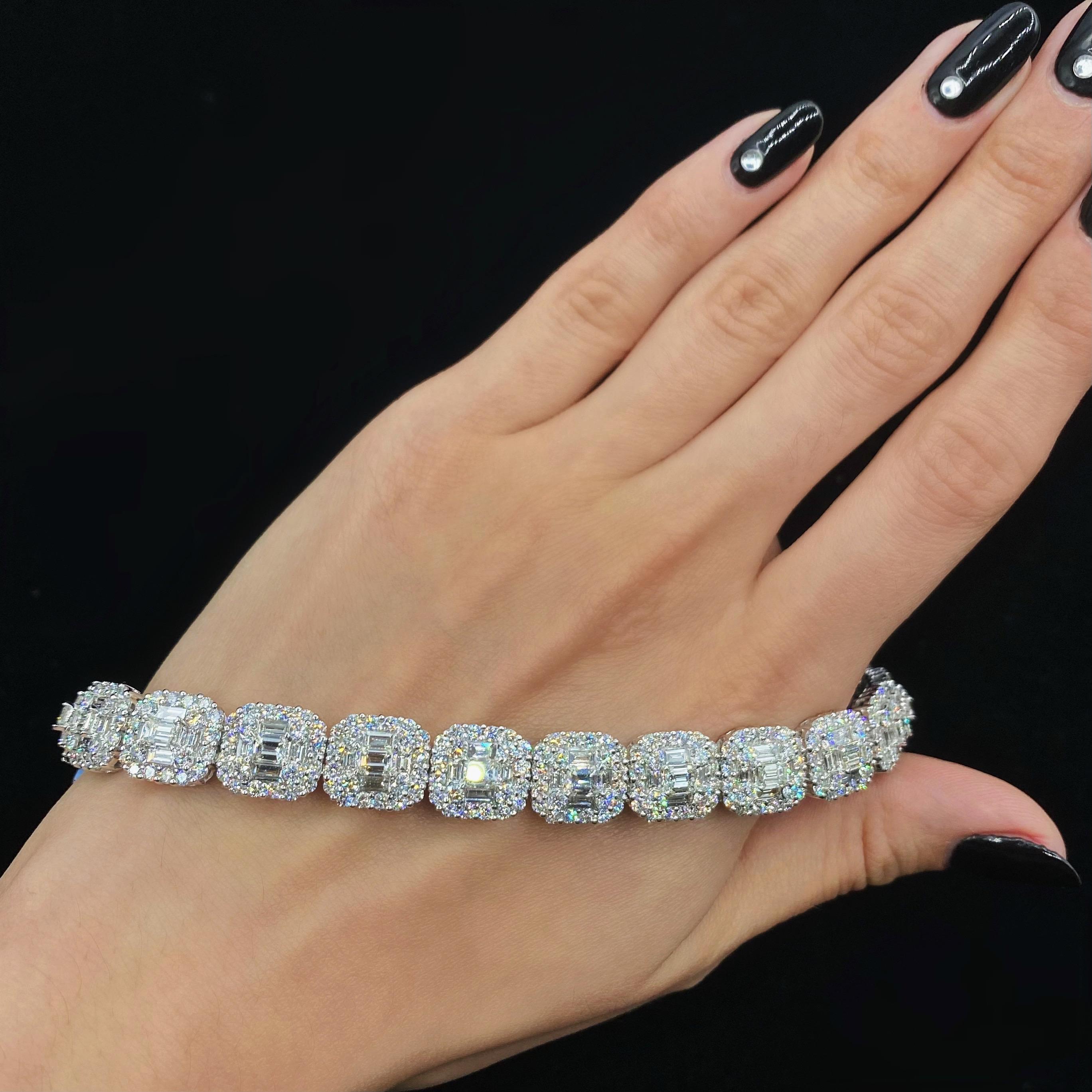 18k White Gold Diamond Bracelet In Excellent Condition For Sale In New York, NY