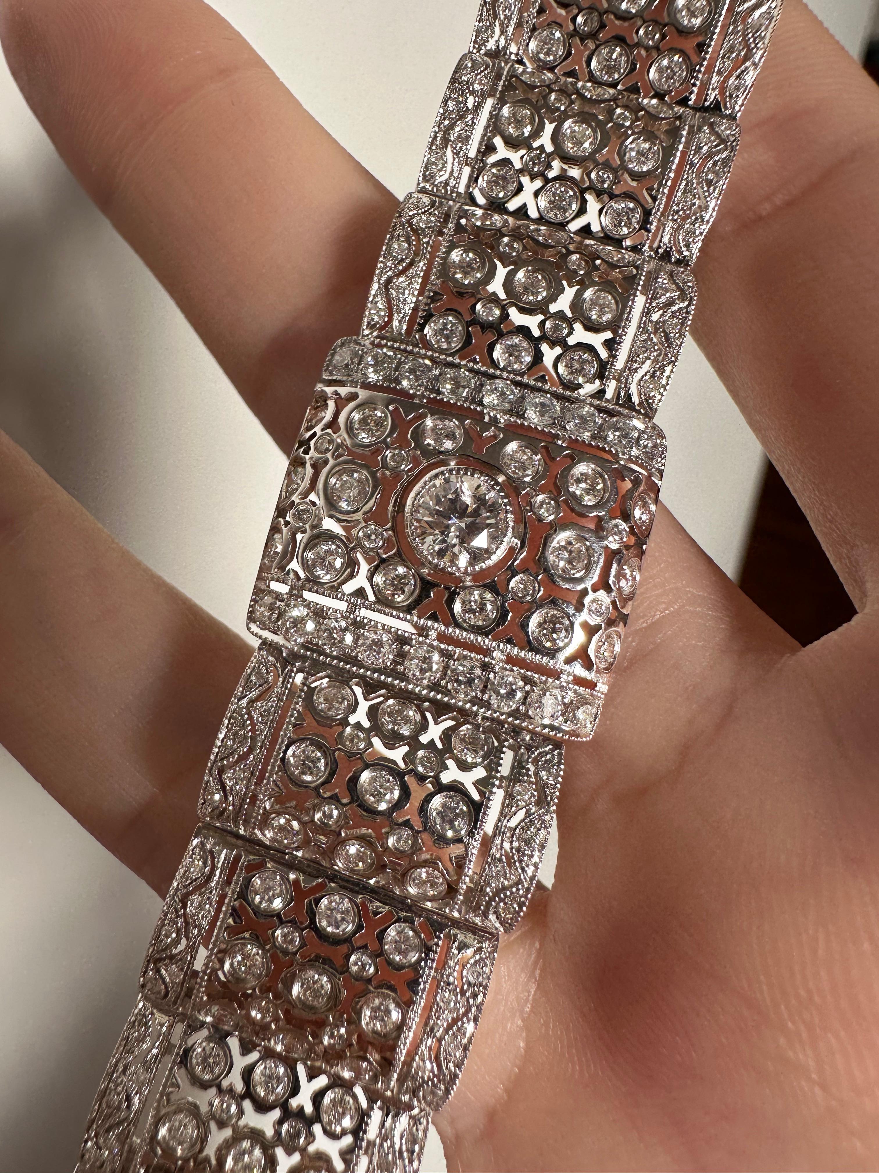 18K White Gold Diamond Bracelet In Good Condition For Sale In New York, NY