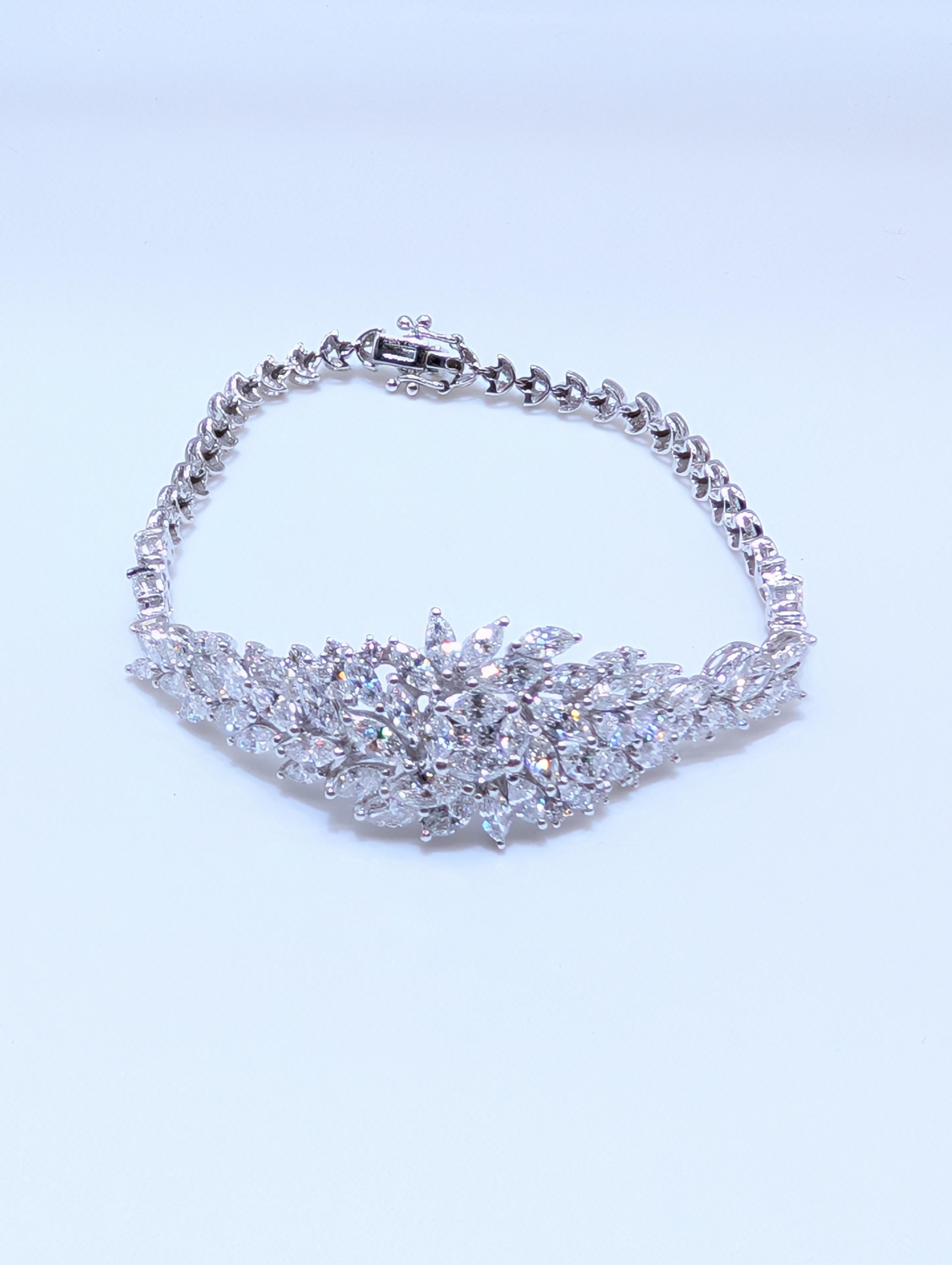 Bracciale in oro bianco 18 carati con diamanti taglio marquise e rotondo in vendita 3