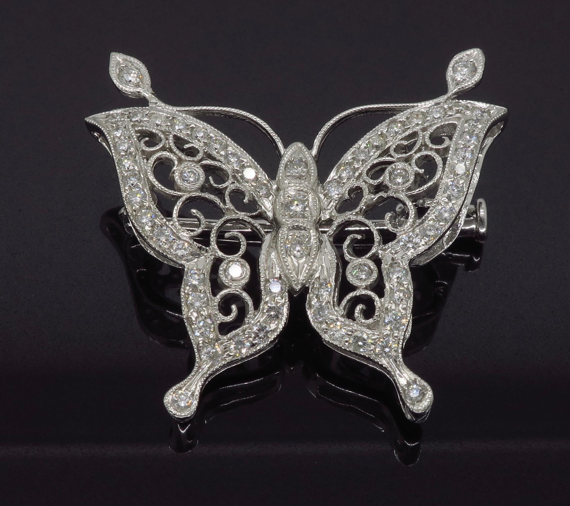 18 Karat White Gold Diamond Butterfly Brooch For Sale 1