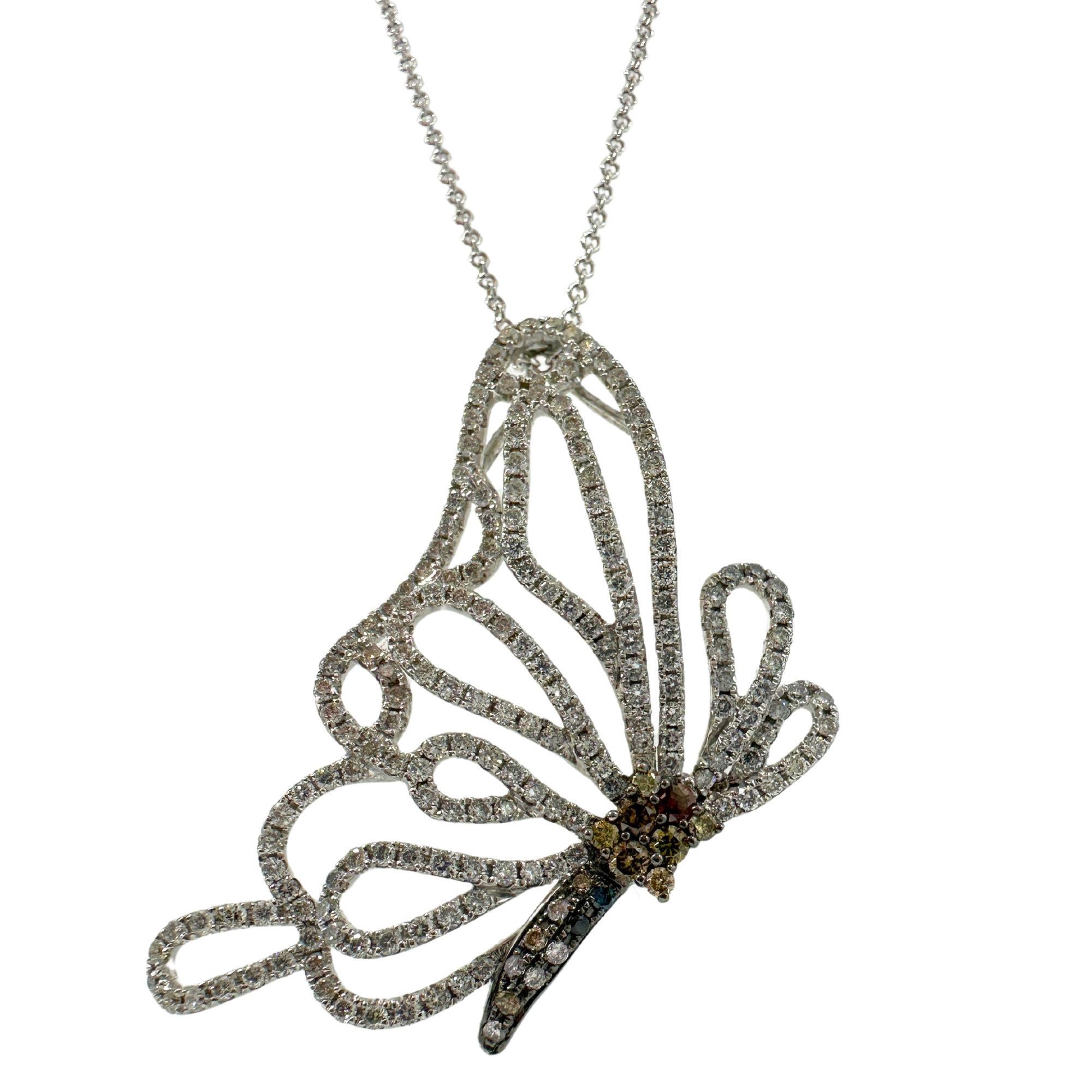 Taglio rotondo Collana con ciondolo a farfalla con diamante in oro bianco 18K in vendita