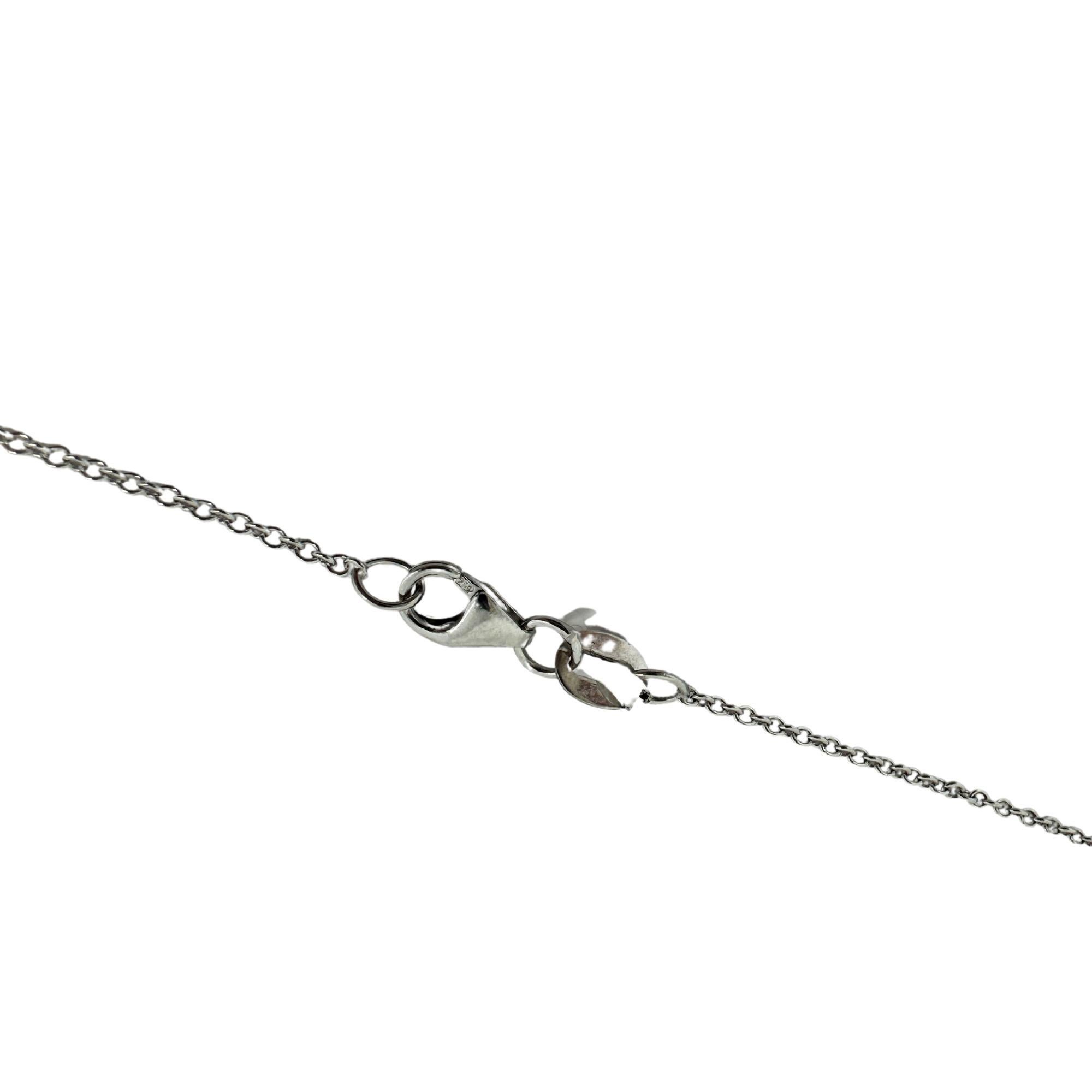 Collana con ciondolo a farfalla con diamante in oro bianco 18K in vendita 1