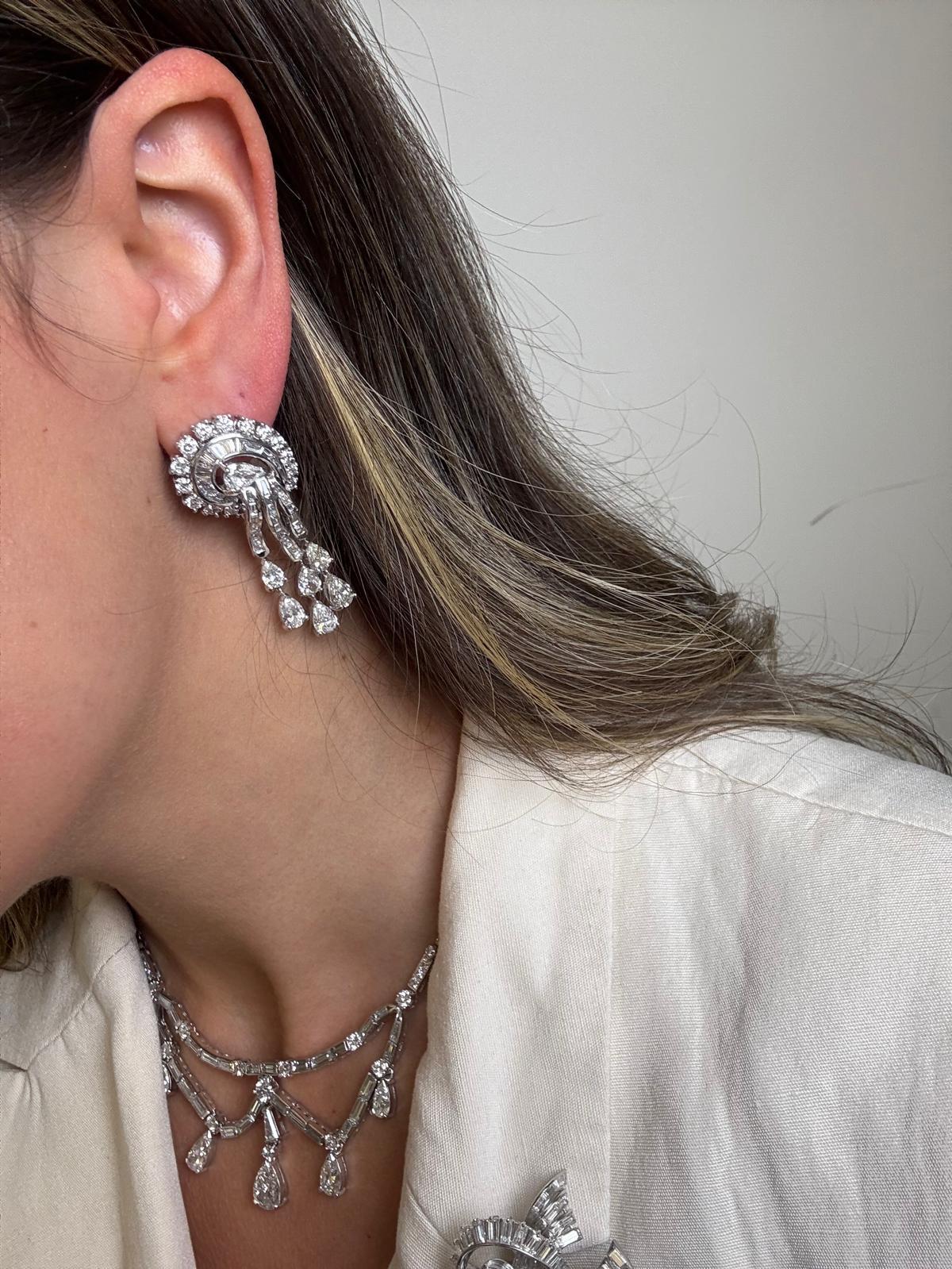 Taglio a goccia 18K White Gold Diamond Cascade Earrings in vendita