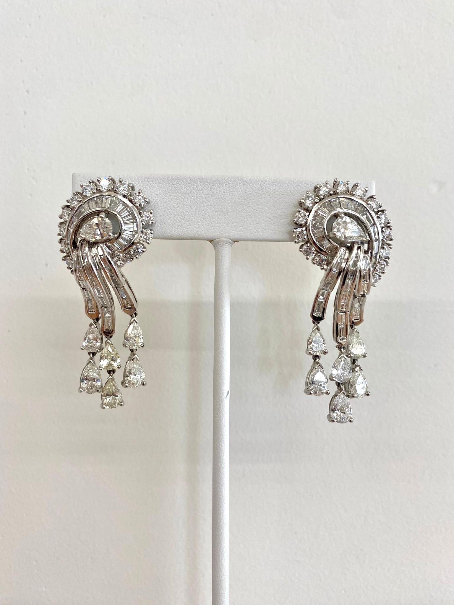 da uomo o donna 18K White Gold Diamond Cascade Earrings in vendita