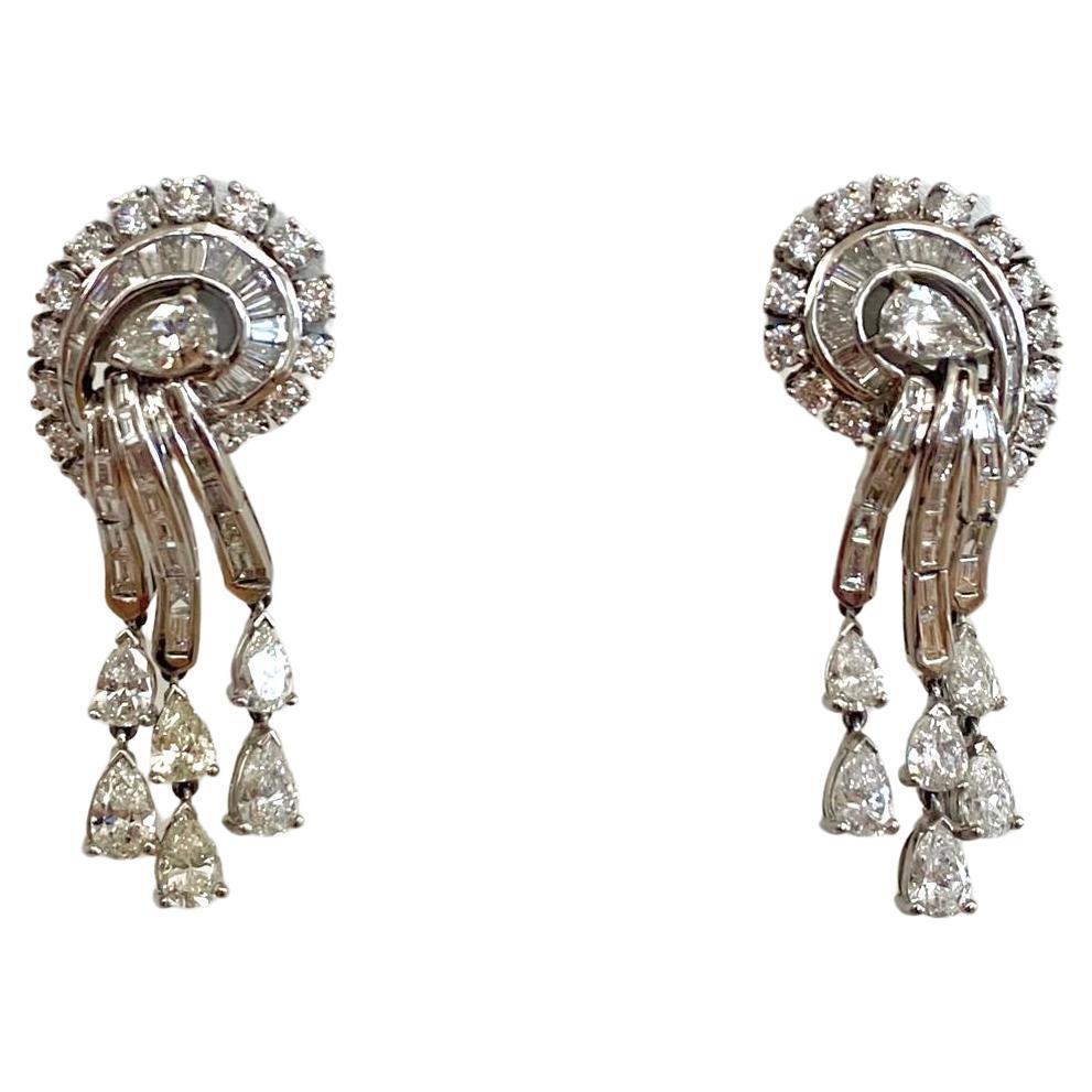 18K White Gold Diamond Cascade Earrings in vendita 3