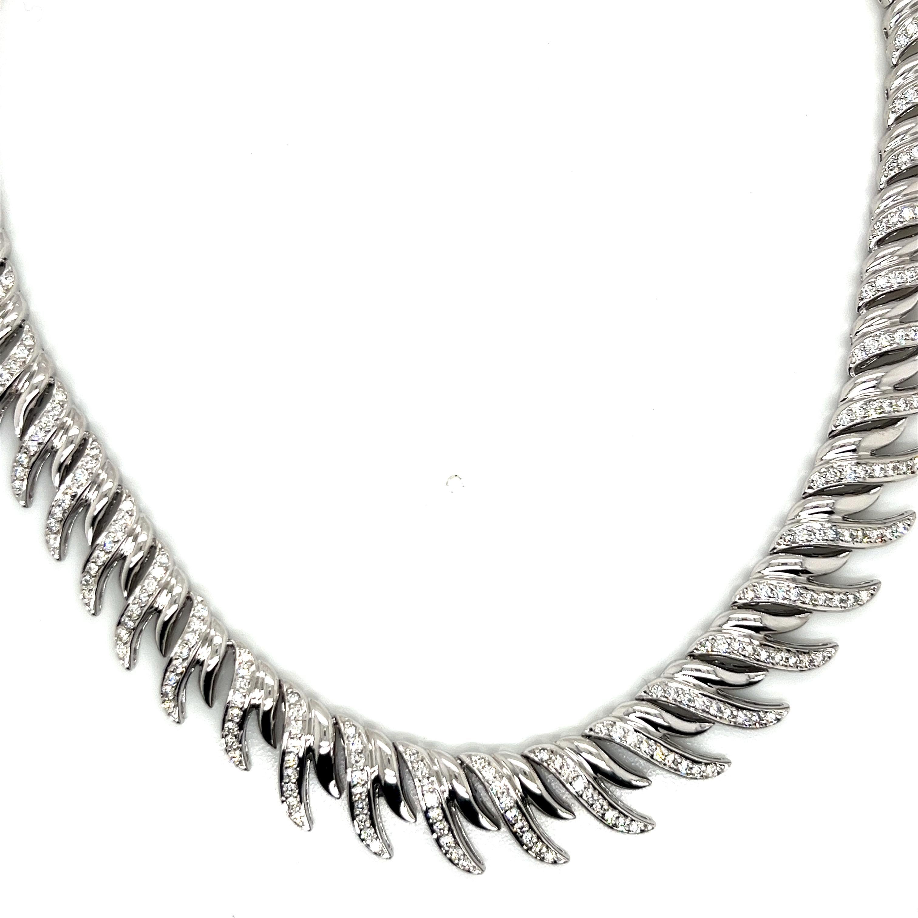 18 Karat Weißgold Diamant-Choker-Halskette im Angebot 1