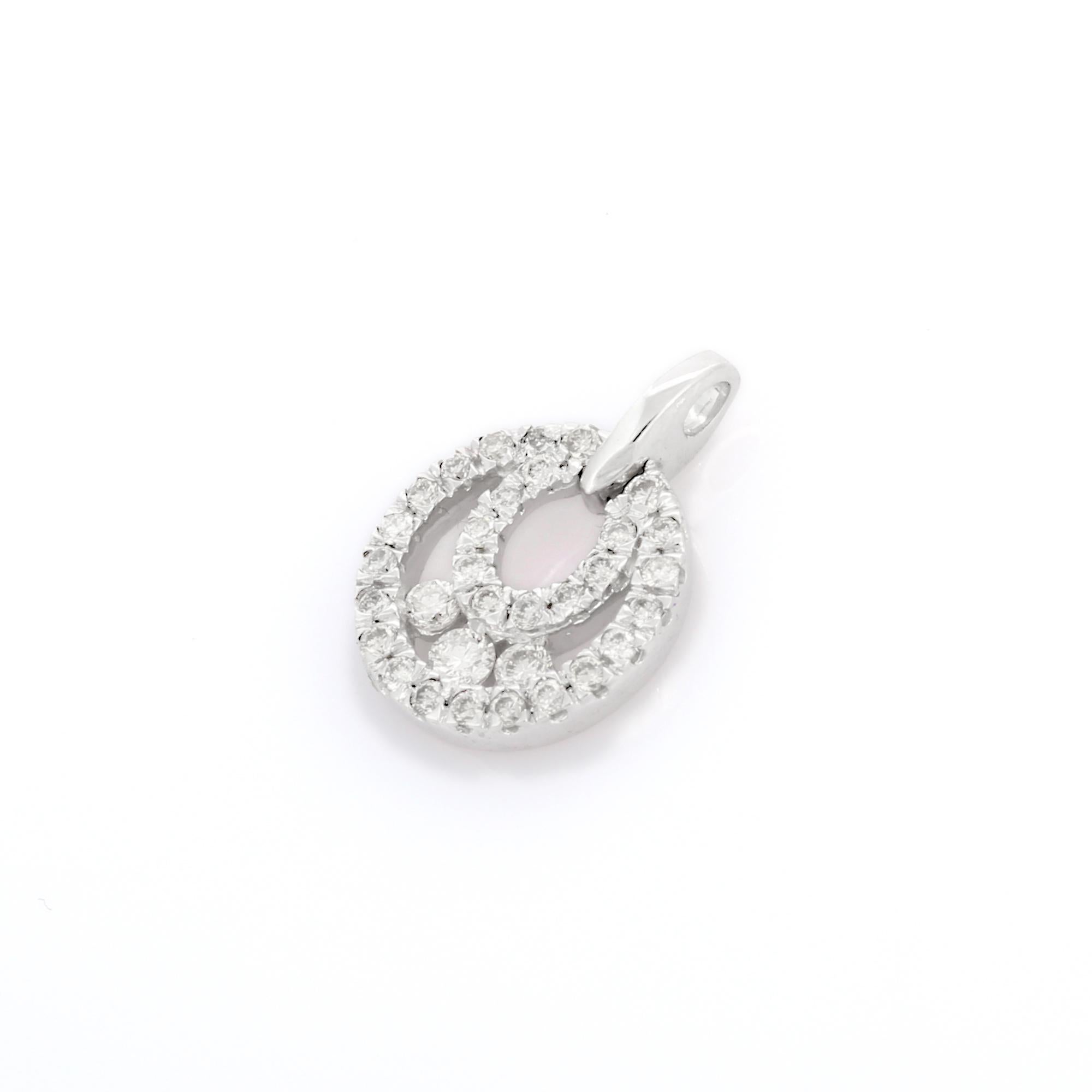 18K White Gold Diamond Circle Pendant In New Condition For Sale In Houston, TX
