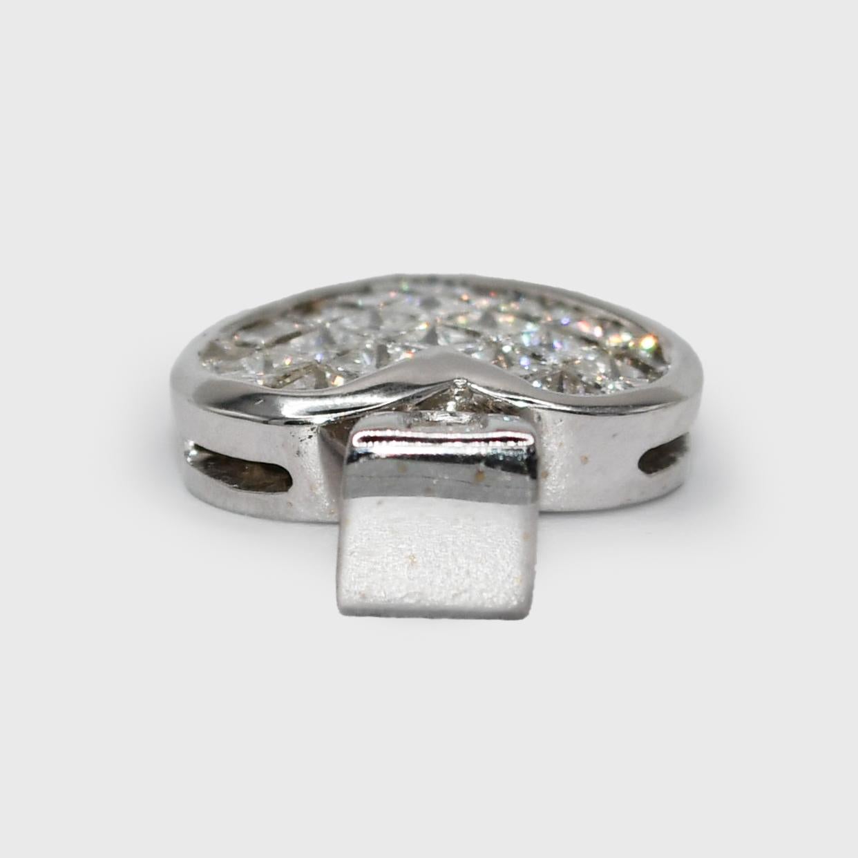 Pendentif cœur grappe de diamants en or blanc 18 carats 2,00 ct. pt., 7 g Unisexe en vente