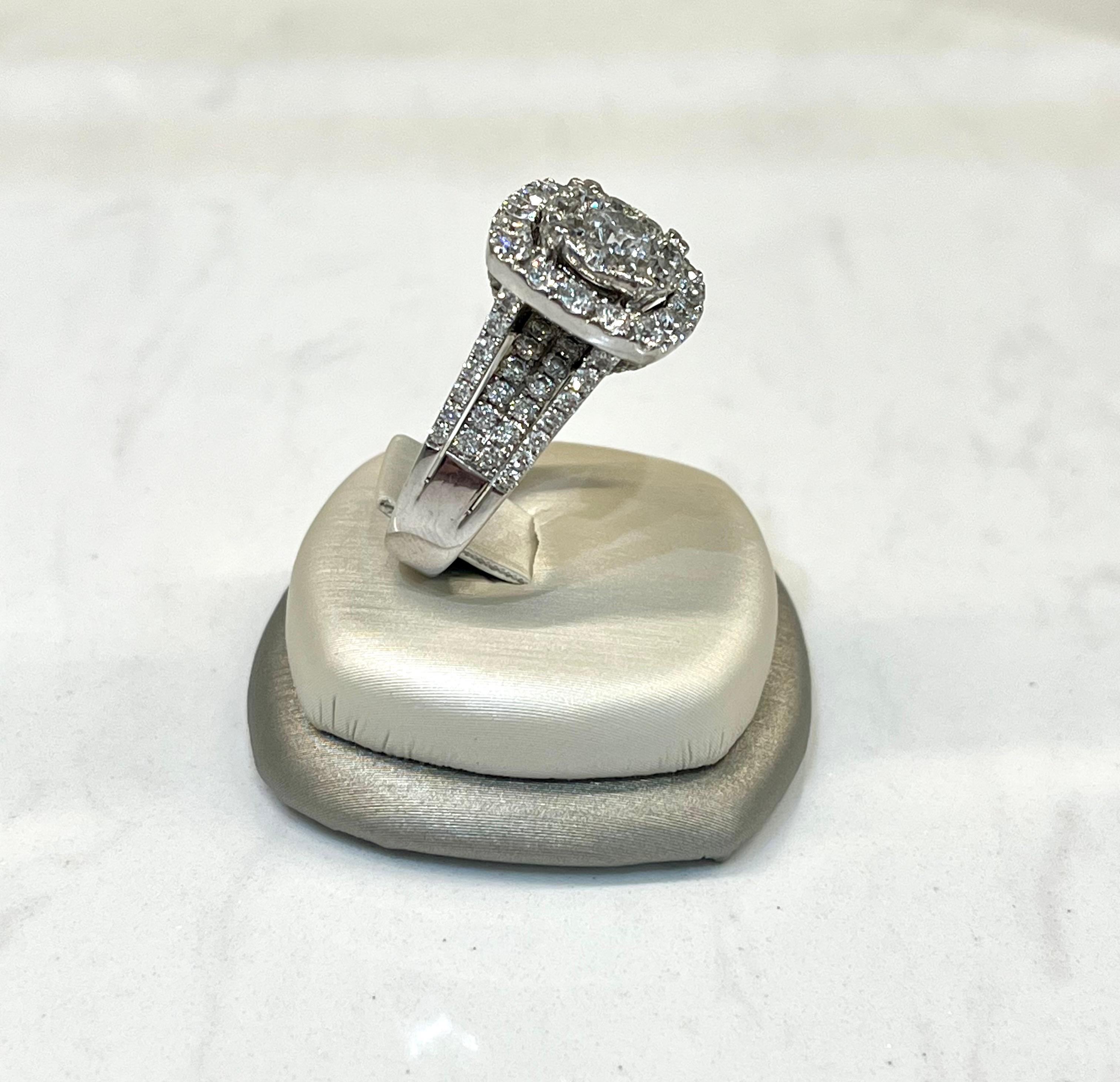 18K White Gold Diamond Cluster Ring For Sale 1
