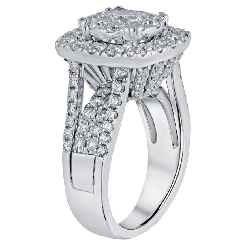 18K White Gold Diamond Cluster Ring For Sale