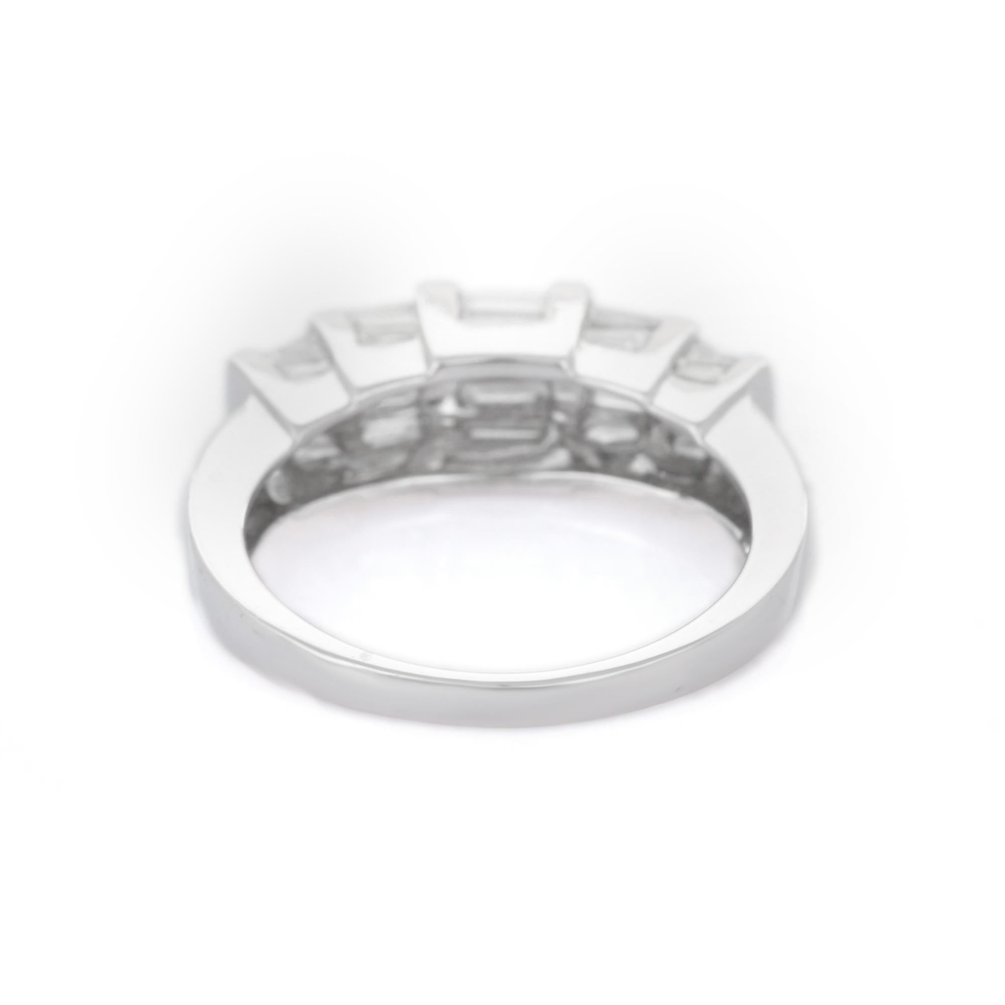 in vendita:  Anello a fascia con diamante autentico in oro bianco 18 carati 5