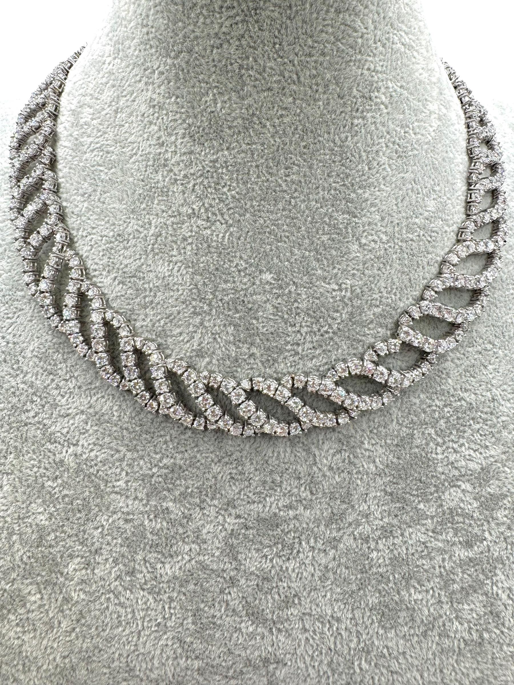 Halskette aus 18 Karat Weißgold mit Diamanten am Kragen für Damen oder Herren im Angebot