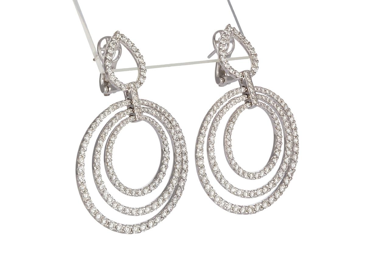 Modern 18 Karat White Gold and Diamond Concentric Circle Dangle Earrings 4.50 Carat