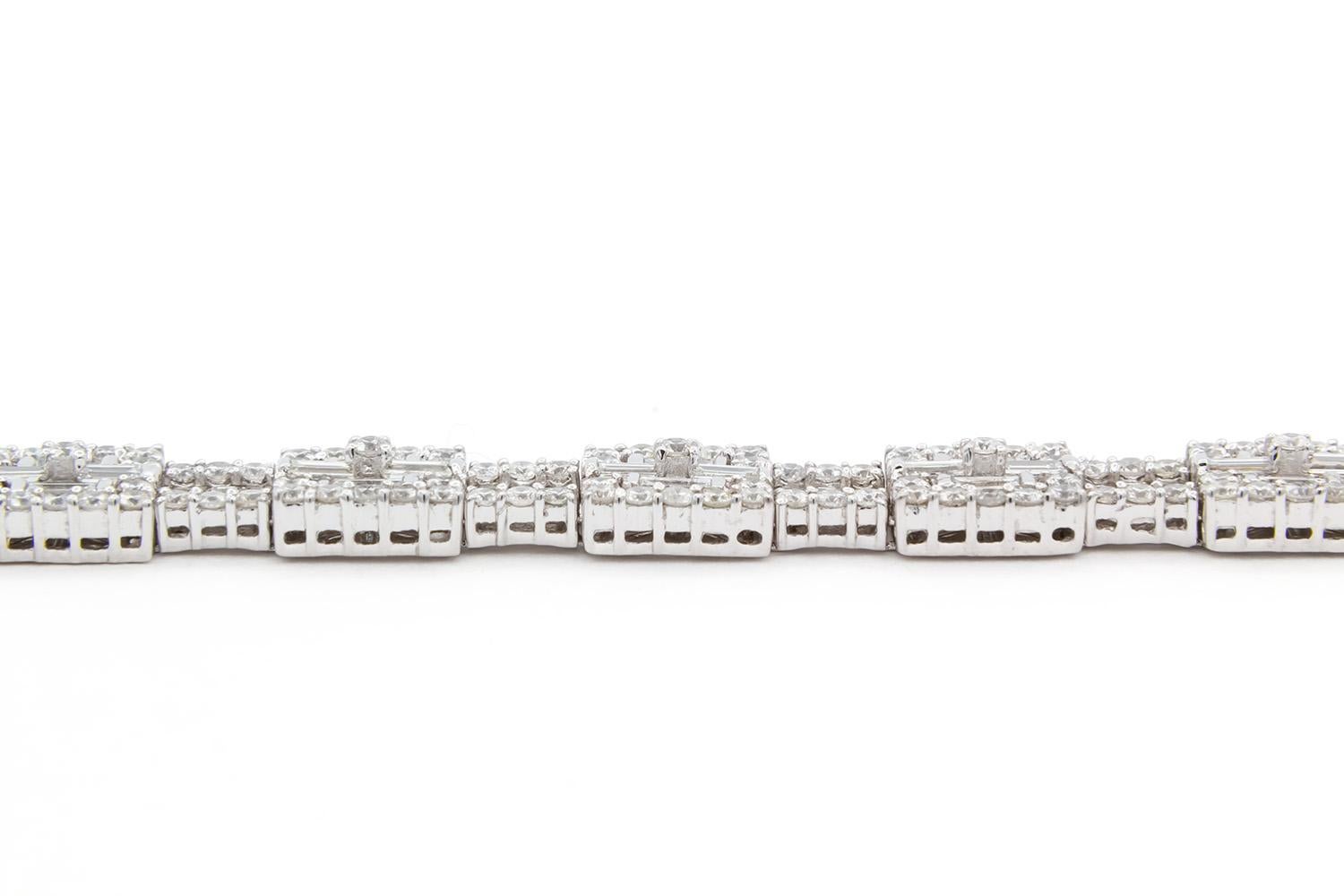 18k White Gold Diamond Contemporary Baguette Diamond Tennis Line Bracelet 8.38ct For Sale 4