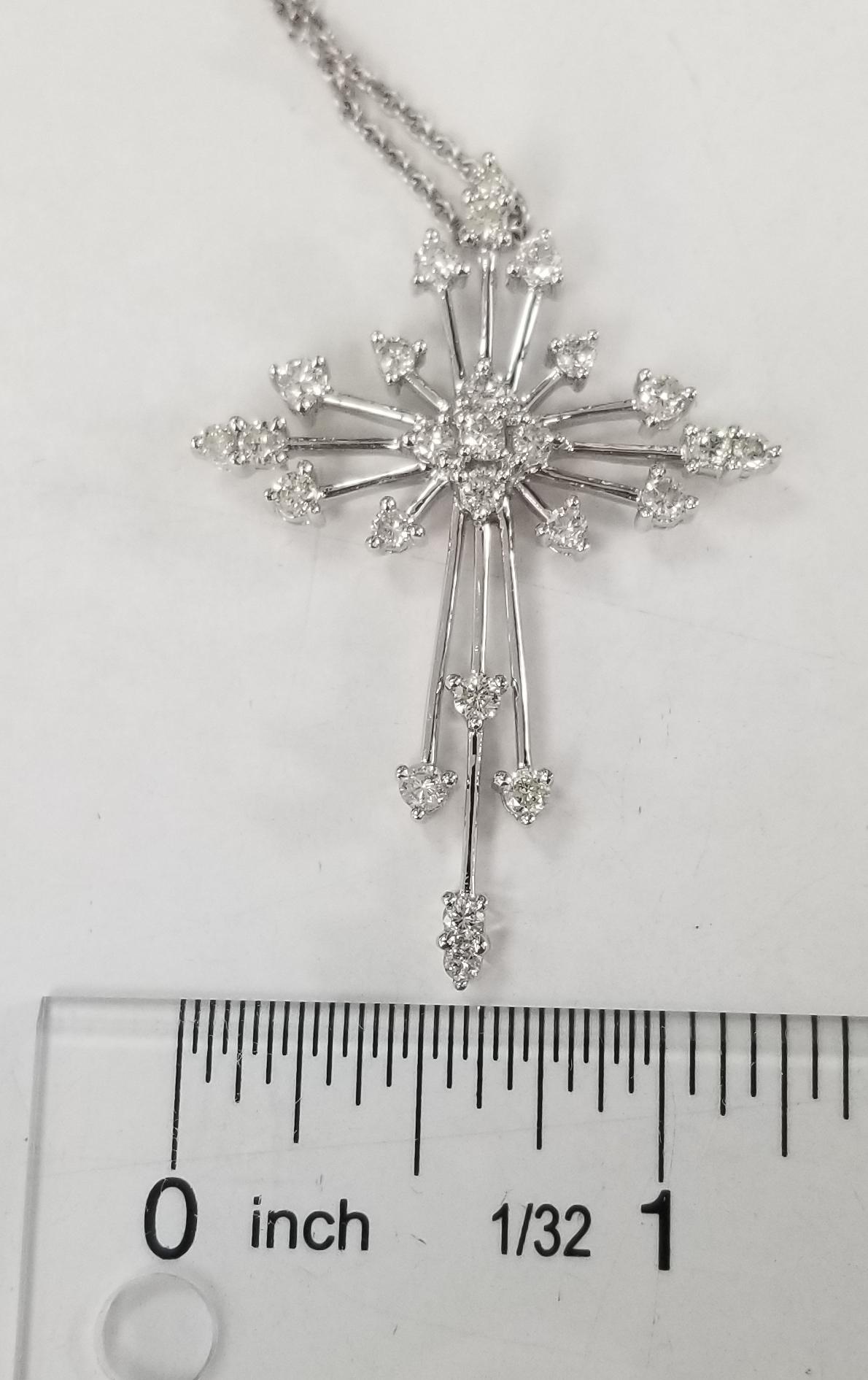 18k White Gold Diamond Cross 1.00 Ct.s in Starburst Setting In Excellent Condition For Sale In Los Angeles, CA