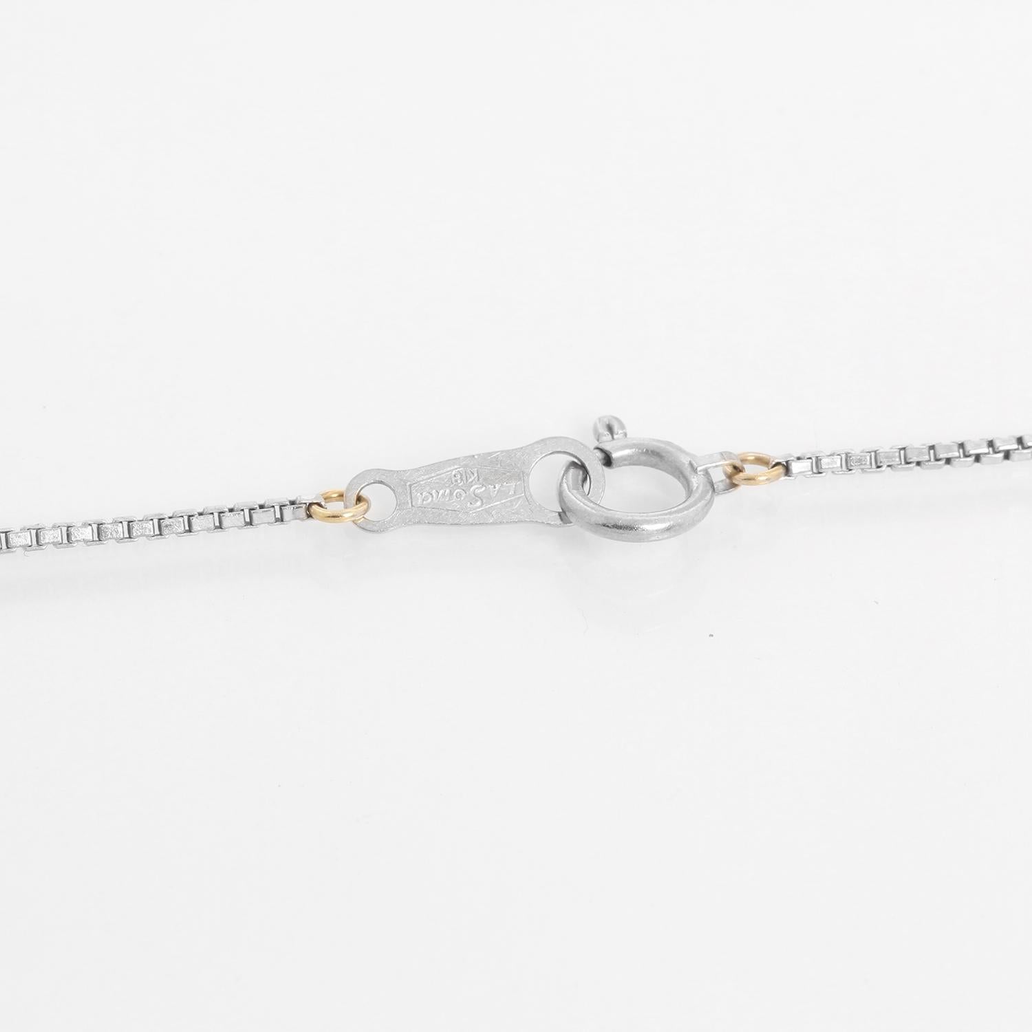 Donna Collana con croce di diamanti in oro bianco 18k in vendita