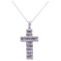 18k White Gold Diamond Cross Pendant Necklace