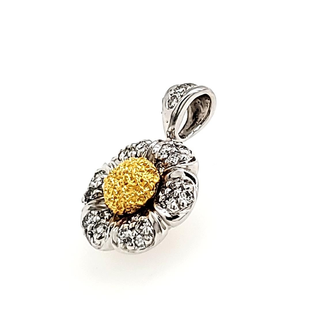 Contemporary 18k White Gold Diamond Cts 0.20 Flower Pendant For Sale