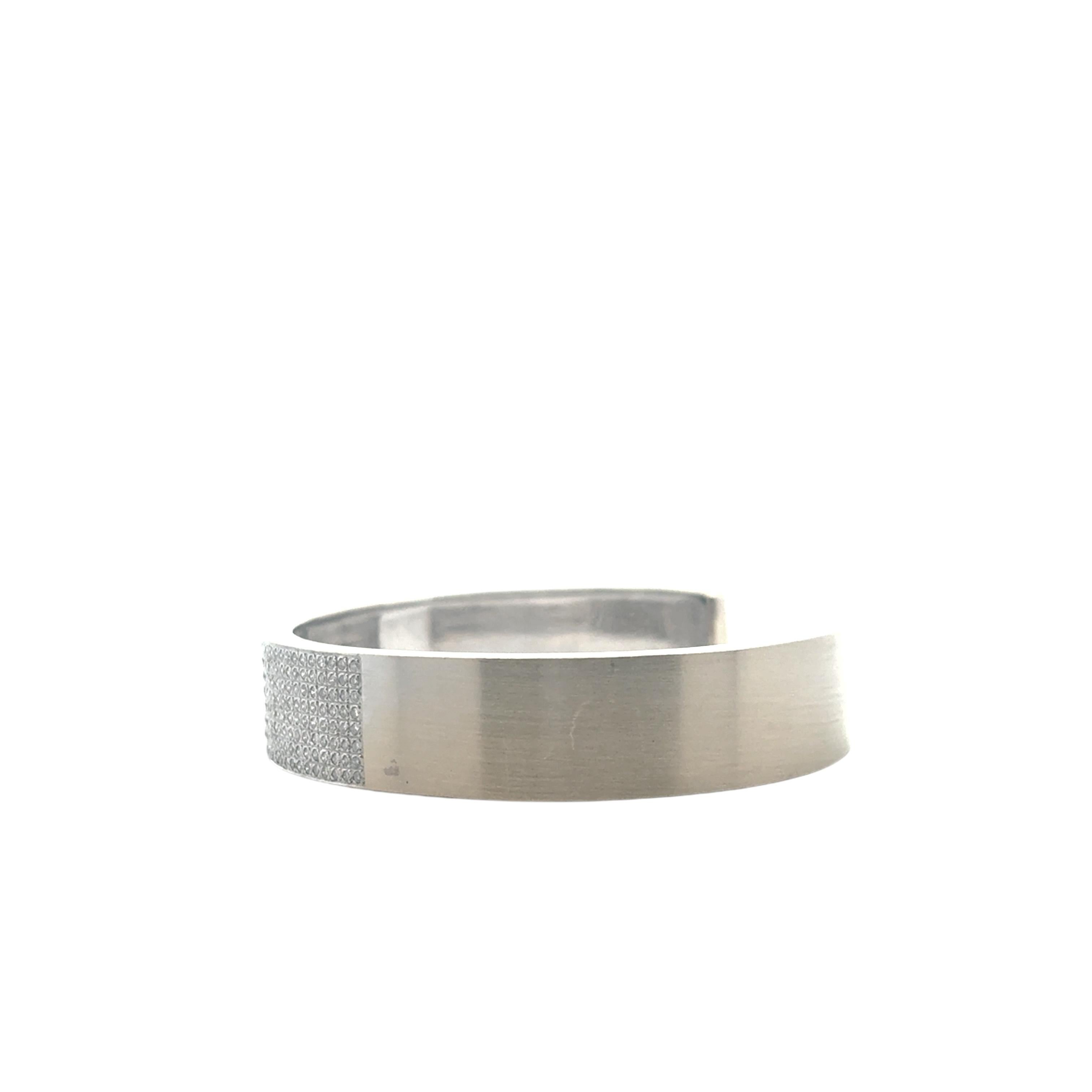 Manchette en or blanc 18 carats sertie de 0,80 carat de diamants naturels en vente 7