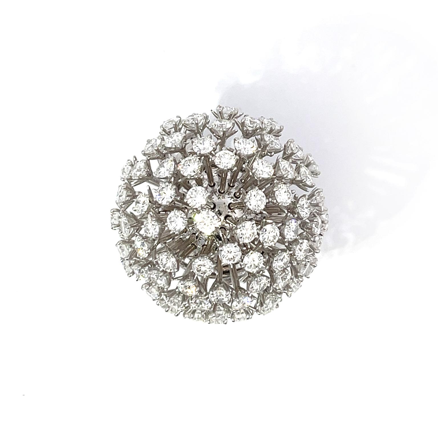 18K White Gold Diamond Dandelion Ring In New Condition For Sale In New York, NY