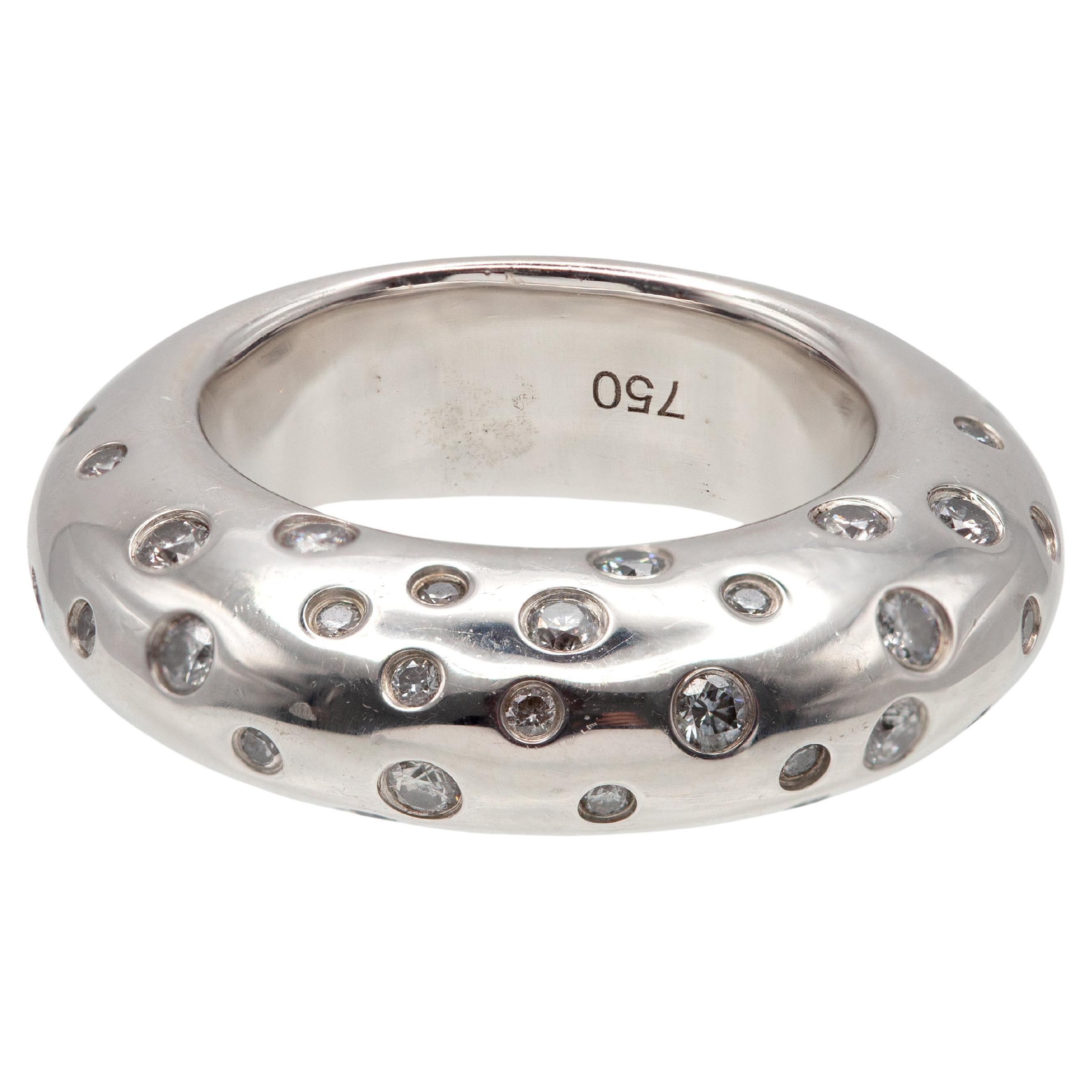 18K White Gold Diamond Dome Band Ring For Sale