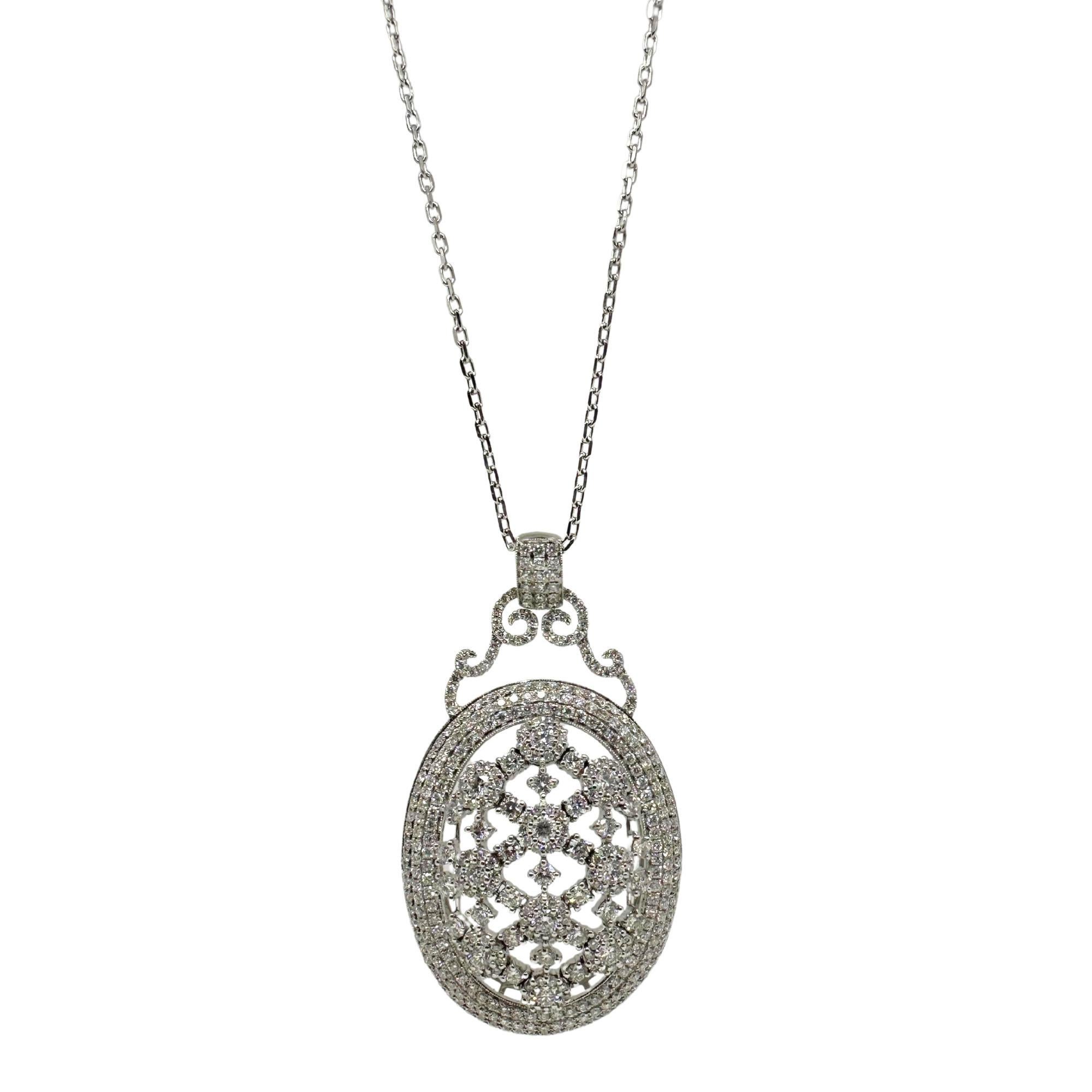 Collana con ciondolo a cupola con diamanti in oro bianco 18K
Condit: In buone condizioni, con qualche lieve usura superficiale dovuta all'età.
Lunghezza: 18 pollici, ciondolo da 2,25 pollici
Larghezza: 1,25 pollici di ciondolo
Marcature: 